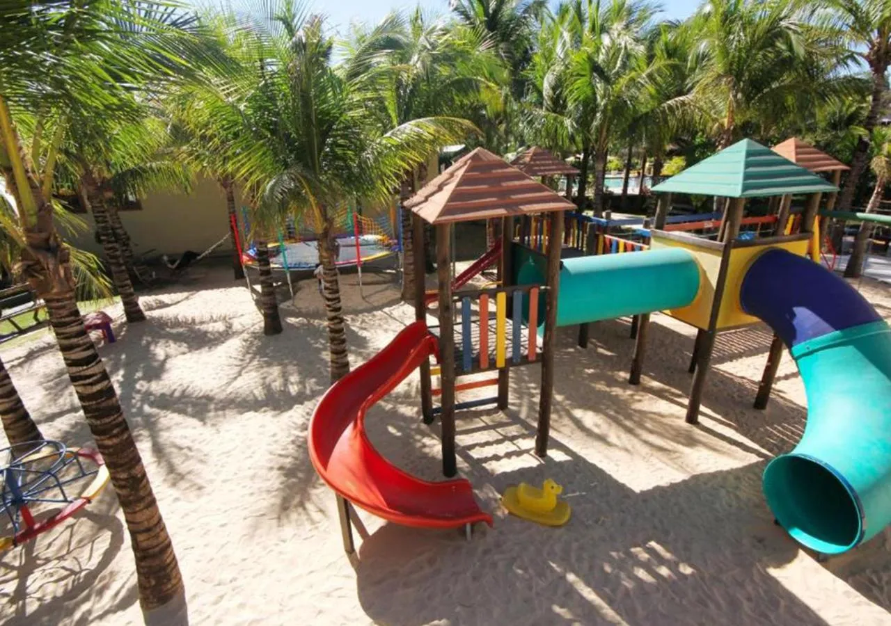 Day in Hot Beach Raízes