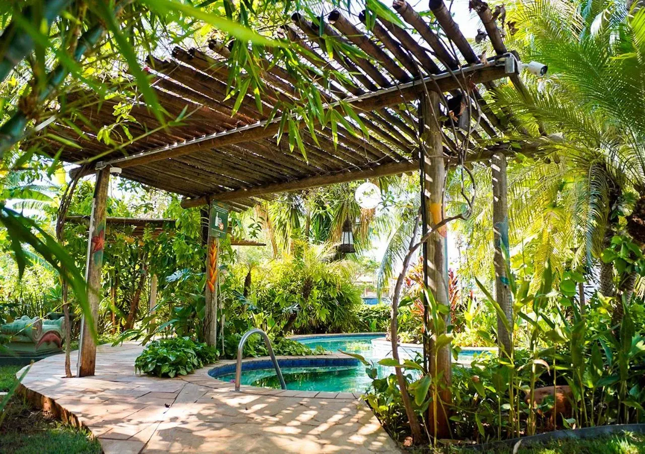 Swimming pool in Hot Beach Raízes Swimming pool in Hot Beach Raízes