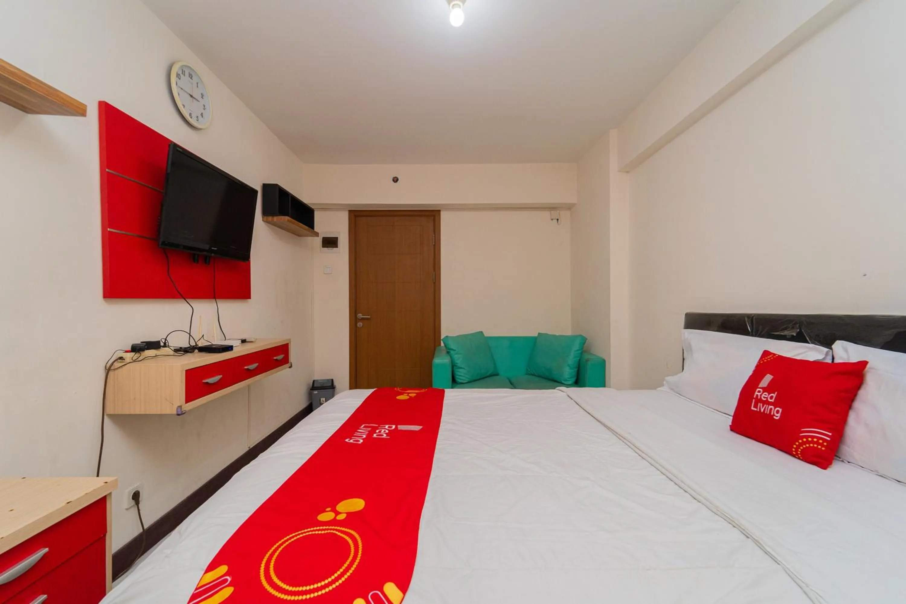 Bed in RedLiving Apartemen Cinere Resort - Gold Room