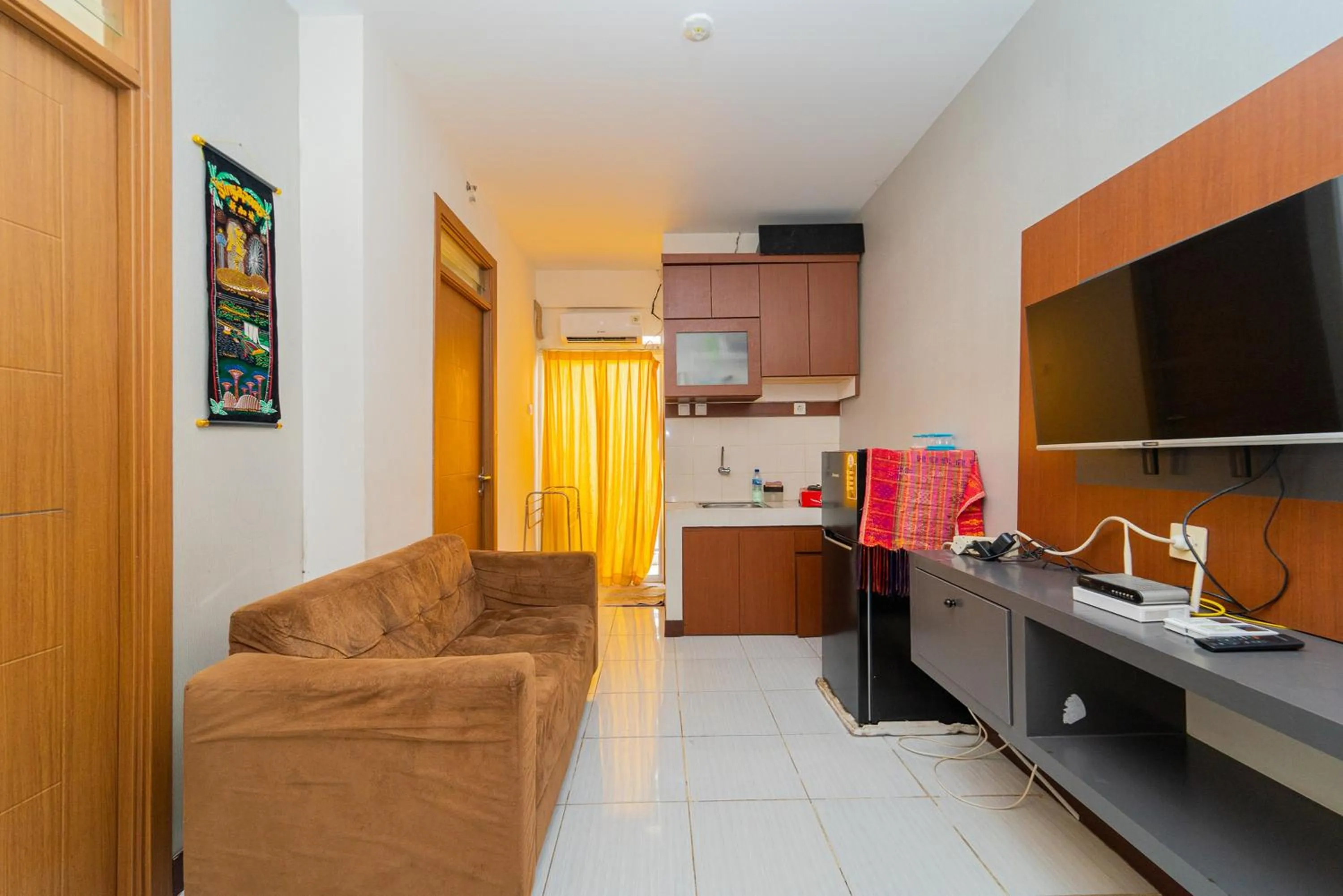 TV and multimedia in RedLiving Apartemen Cinere Resort - Gold Room