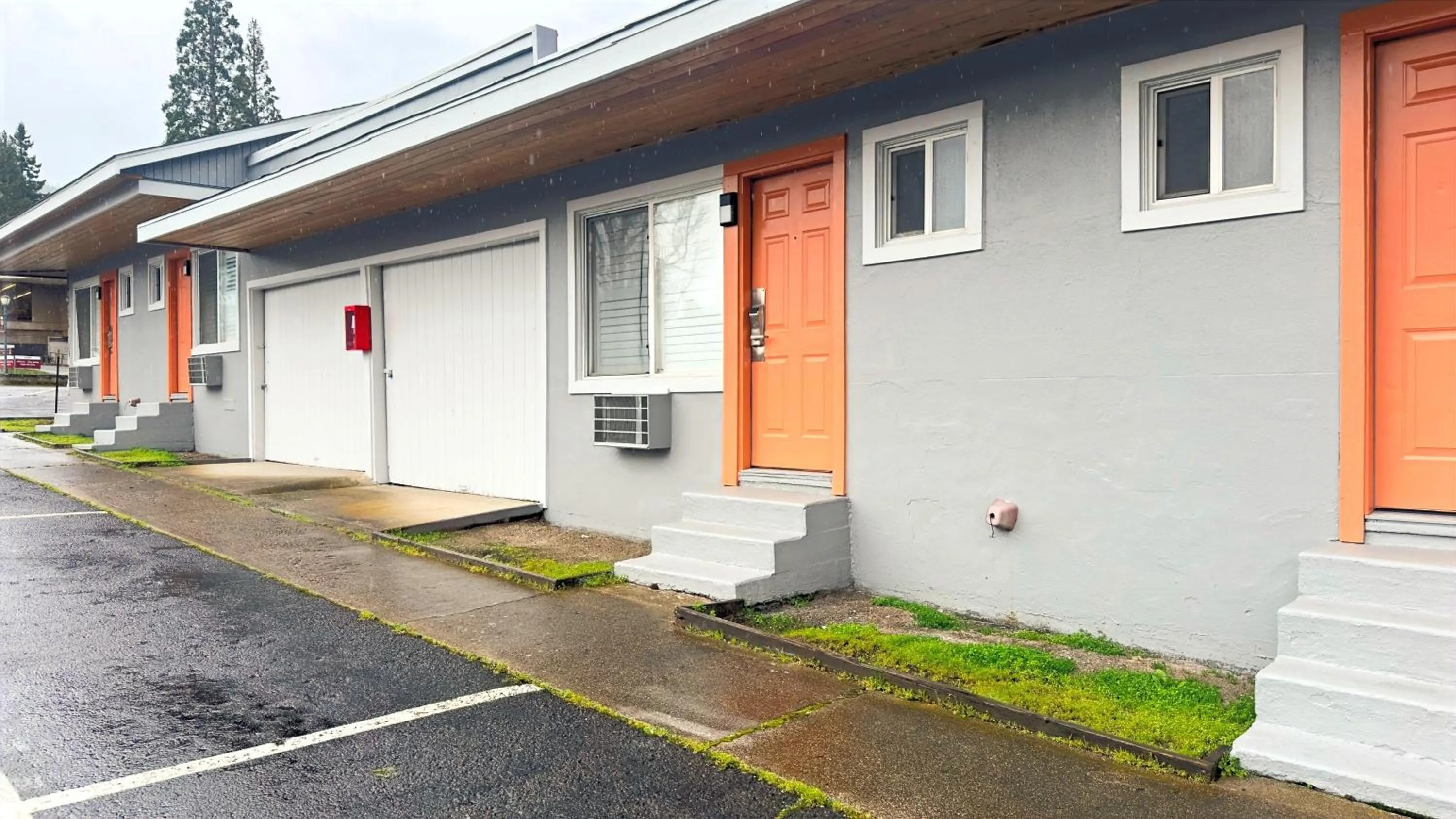 Property building in Ashland Motel - Oregon