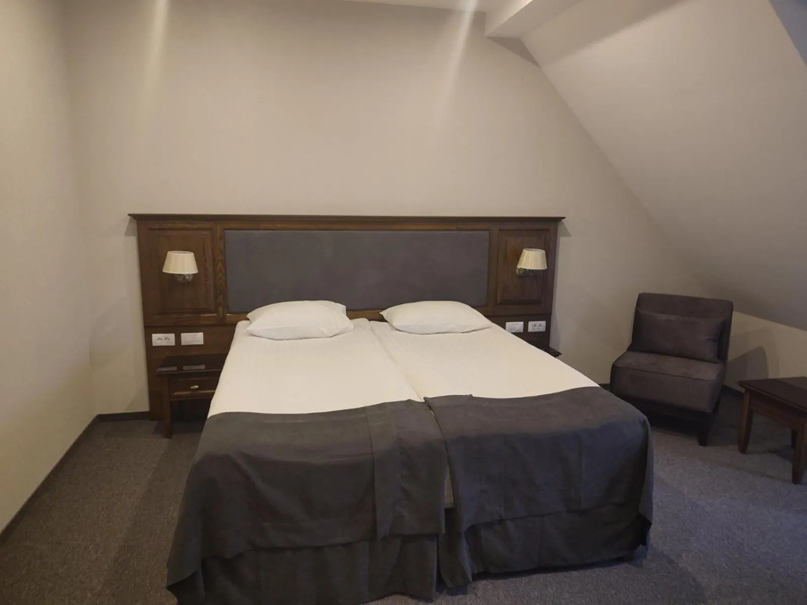 Bed in Optima Collection Bergshloss Rivne