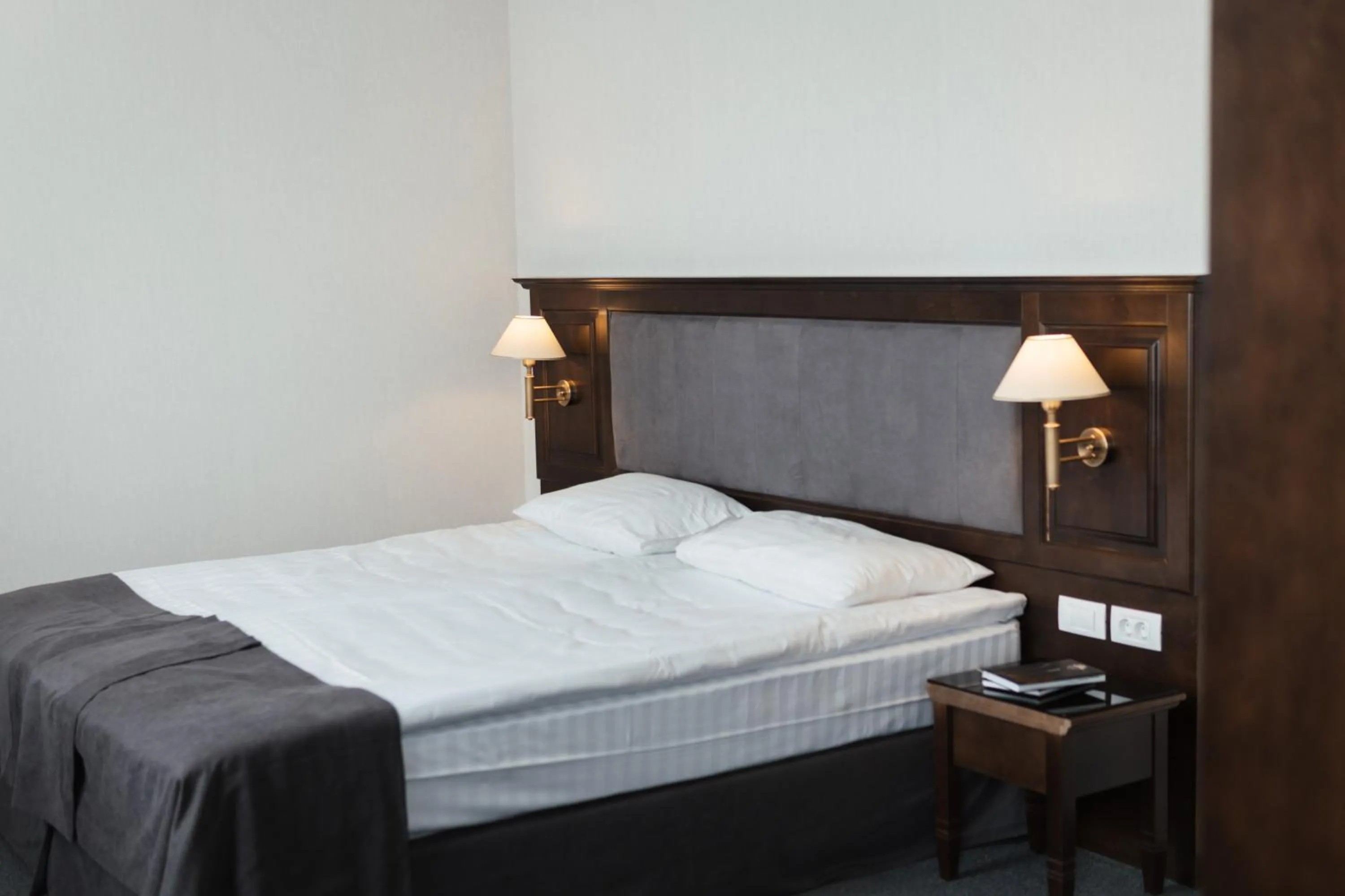 Bed in Optima Collection Bergshloss Rivne