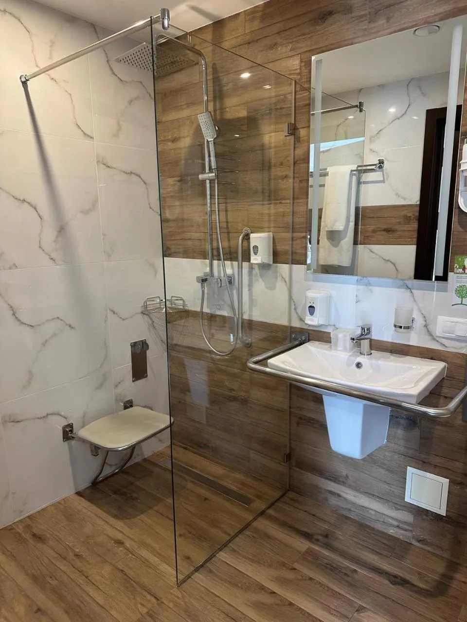 Optima Collection Bergshloss Rivne