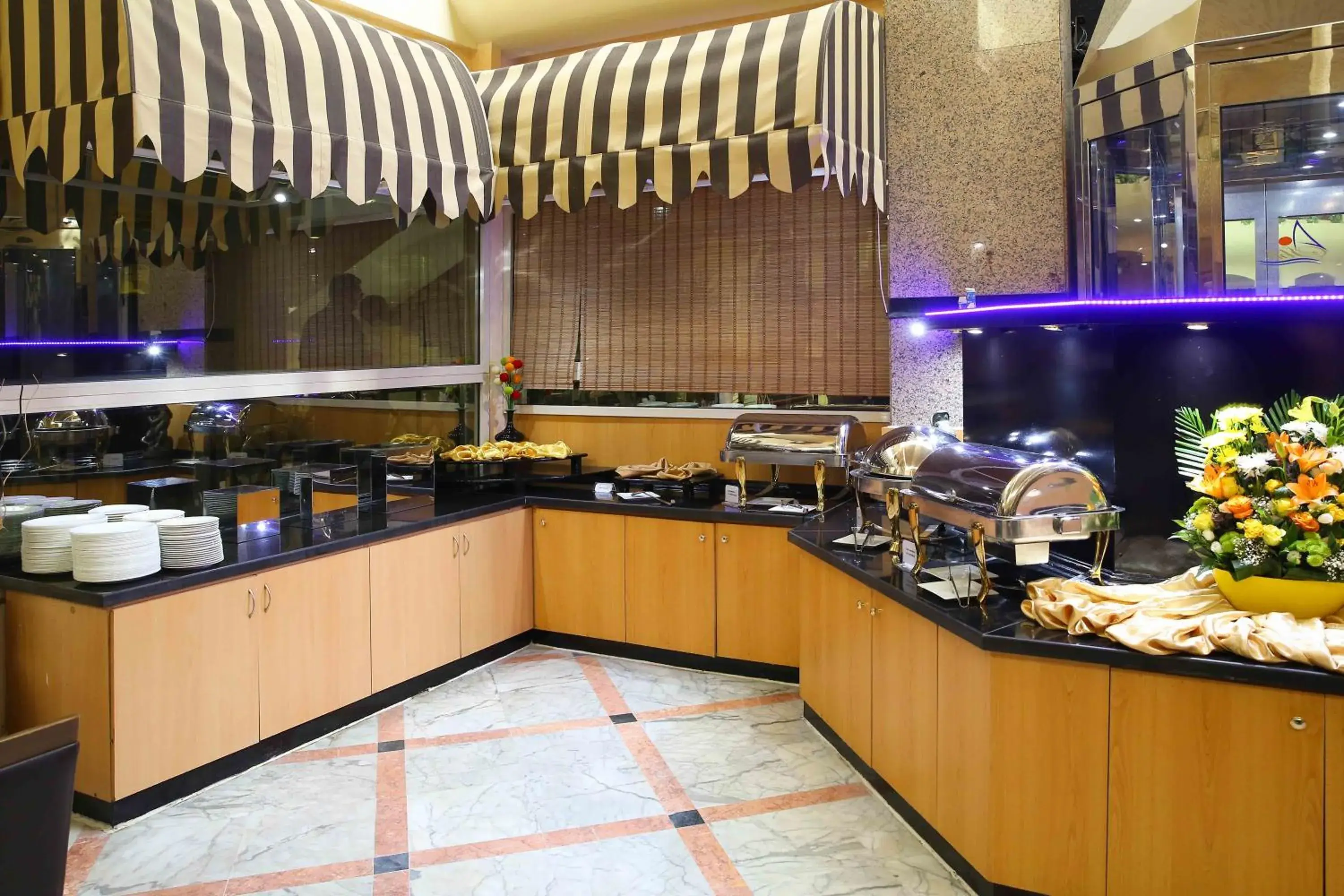 Restaurant/places to eat in Al Seef Hotel Restaurant/places to eat in Al Seef Hotel