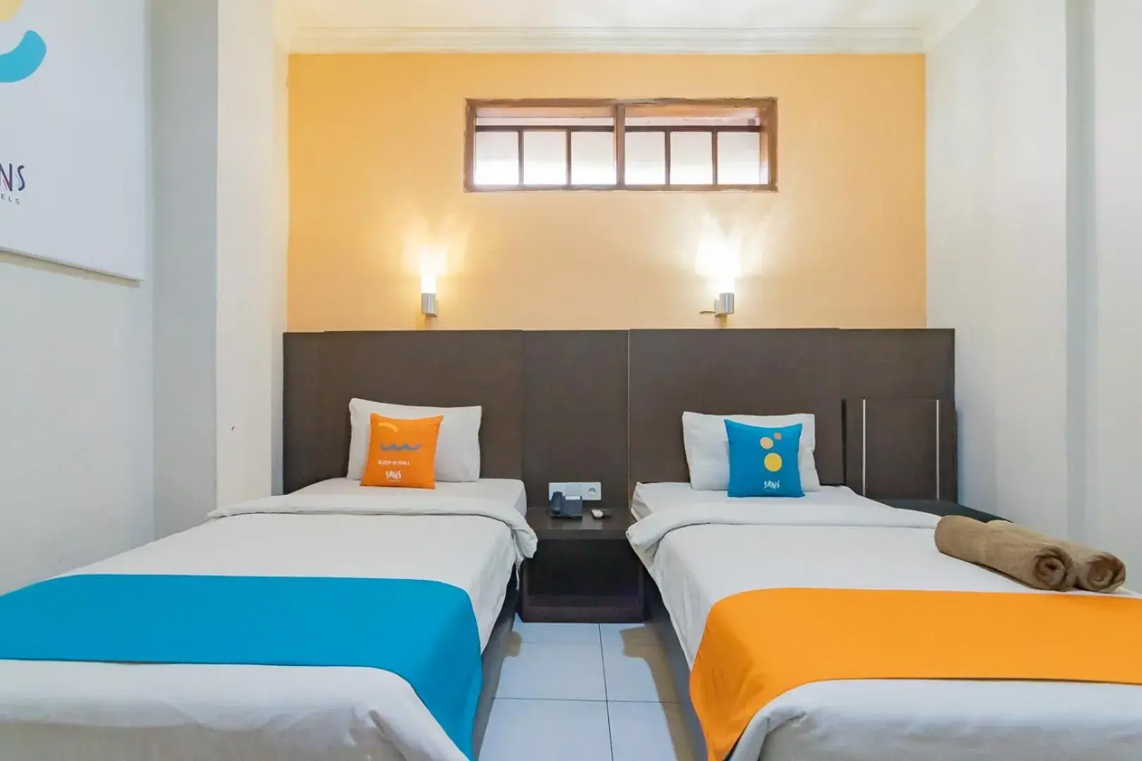 Superior Twin Room in Sans Hotel Cihampelas Bandung Superior Twin Room in Sans Hotel Cihampelas Bandung