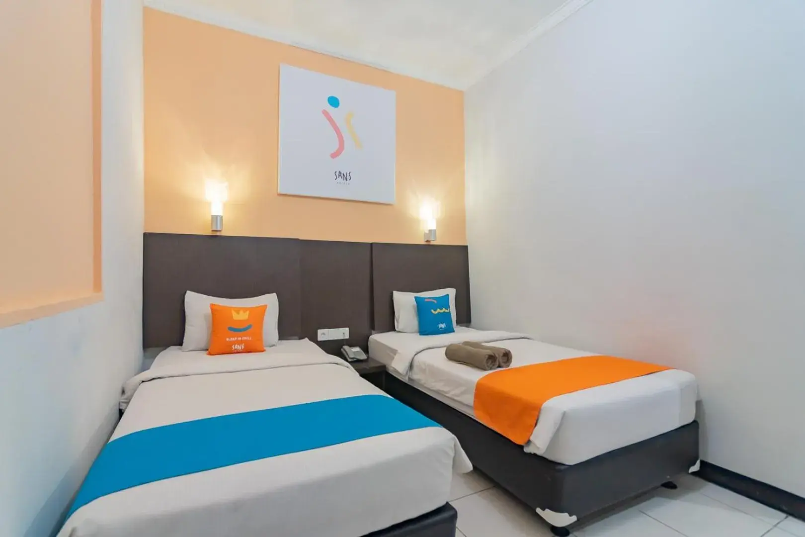 Deluxe Twin Room in Sans Hotel Cihampelas Bandung Deluxe Twin Room in Sans Hotel Cihampelas Bandung