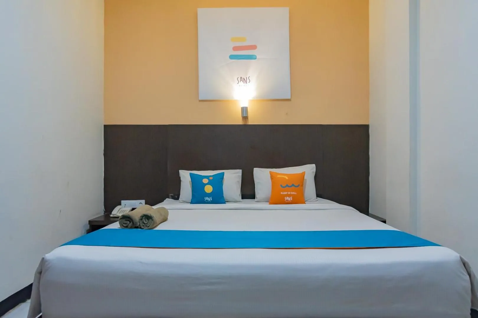 Bedroom in Sans Hotel Cihampelas Bandung