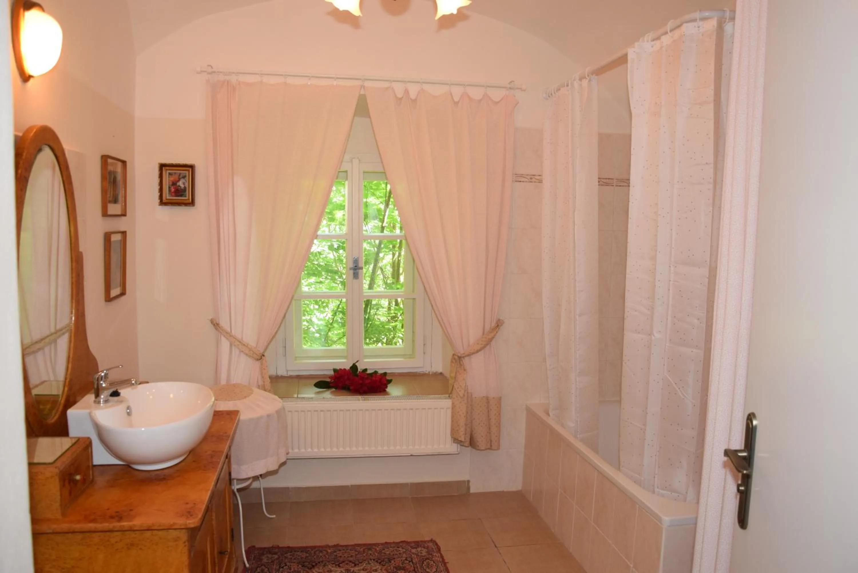 Bathroom in Hájovna hradu Houska