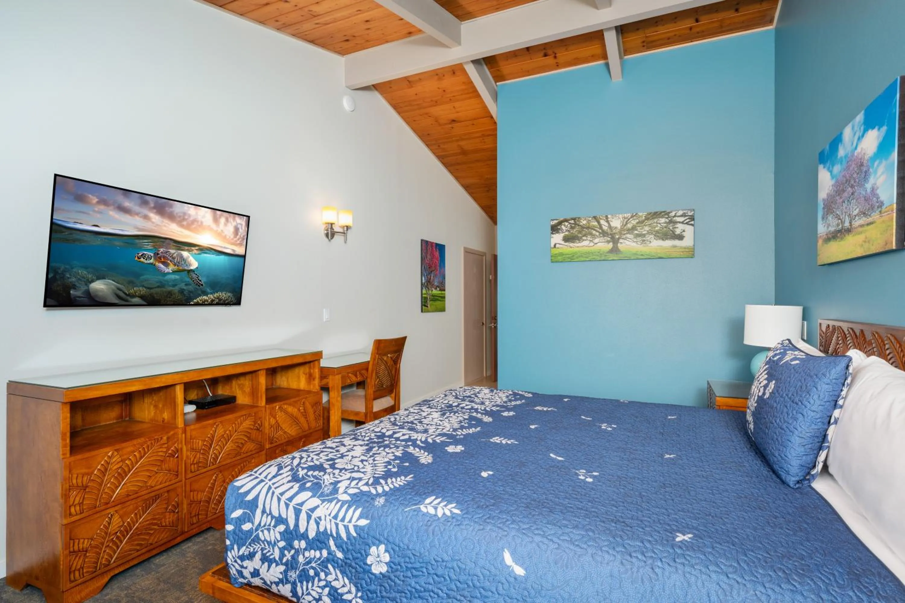 Bed in Castle Waimea Country Lodge