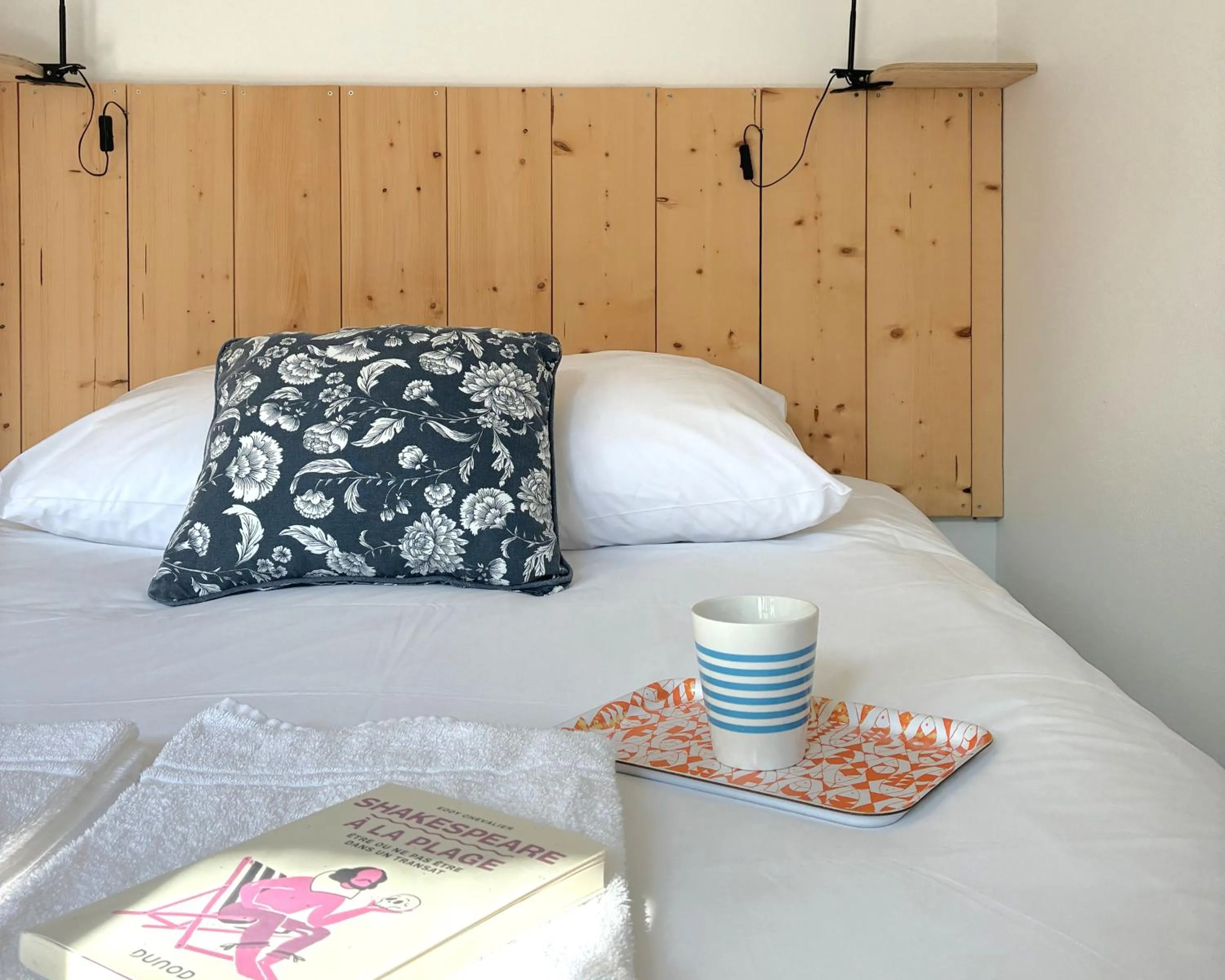 Double Room with Private Bathroom in LES BAIGNEURS