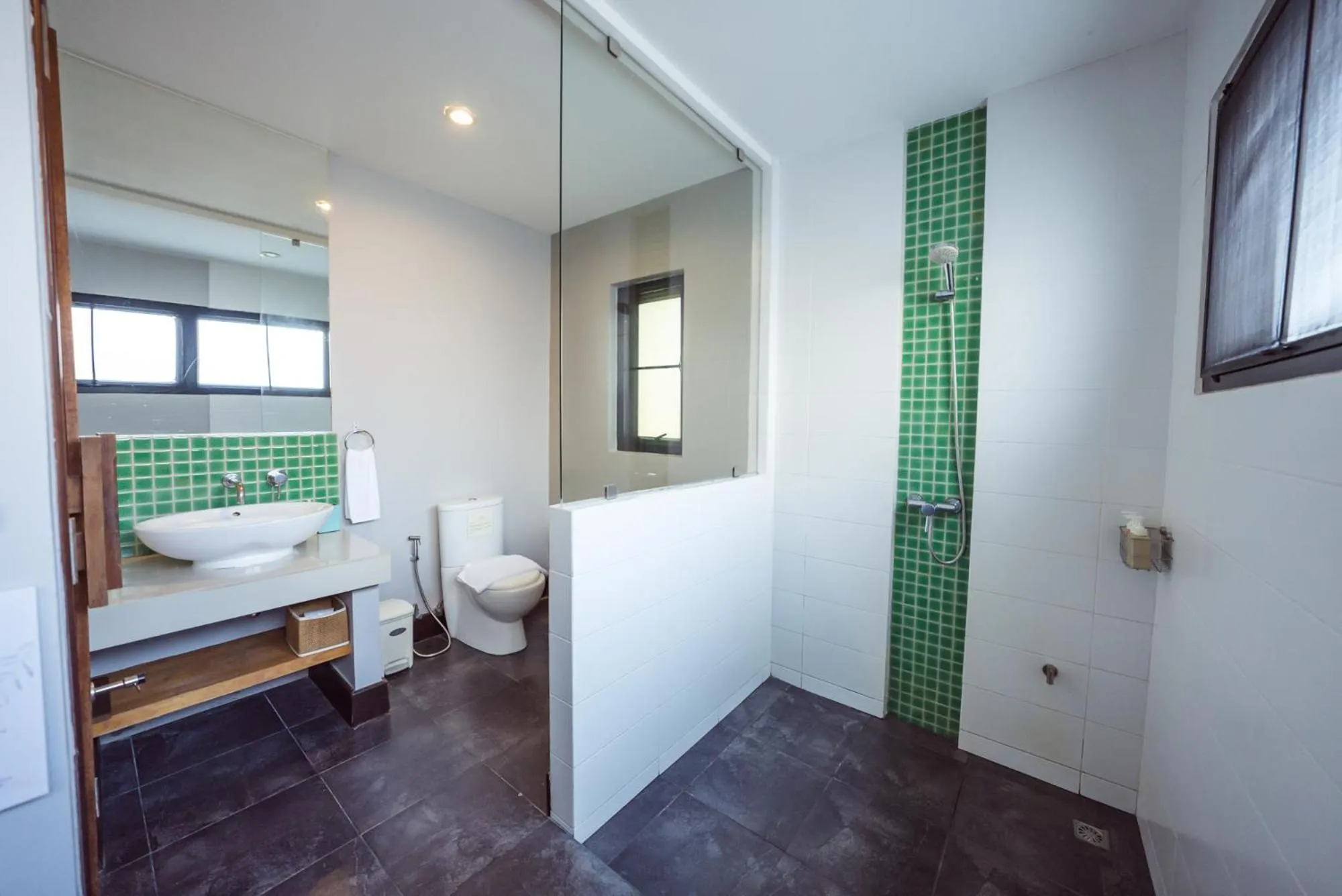 Shower in Samahita Retreat