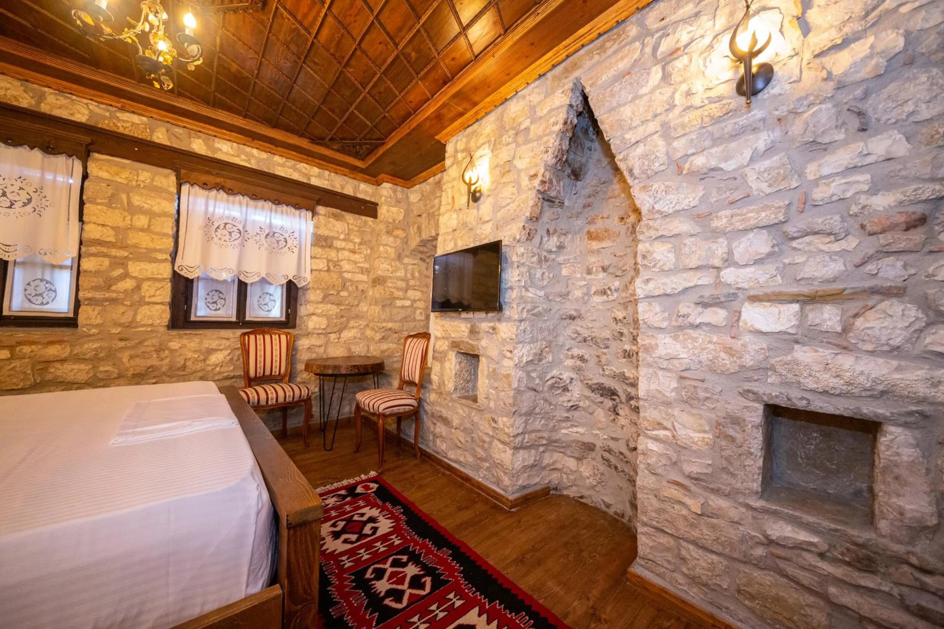 Photo of the whole room, Bed in Berati Castle Hotel