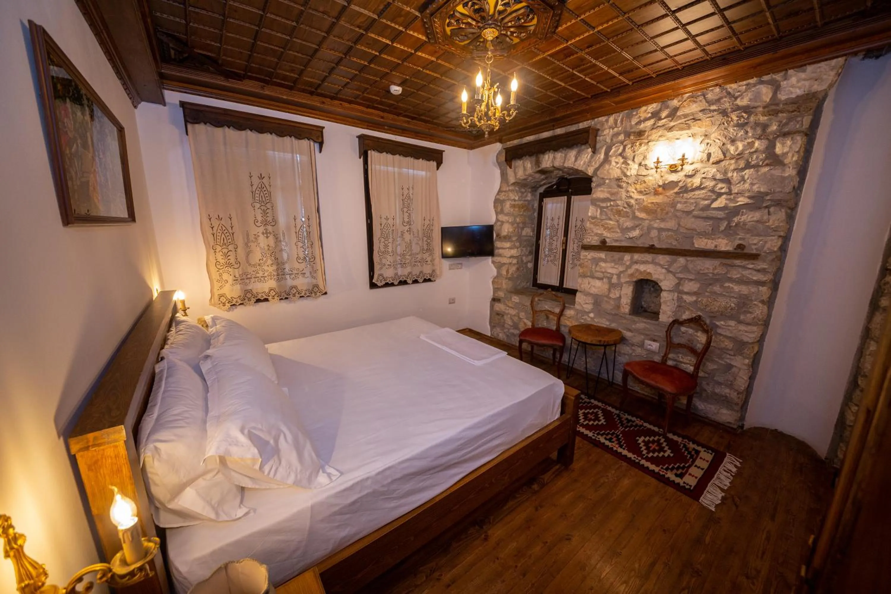 Photo of the whole room, Bed in Berati Castle Hotel