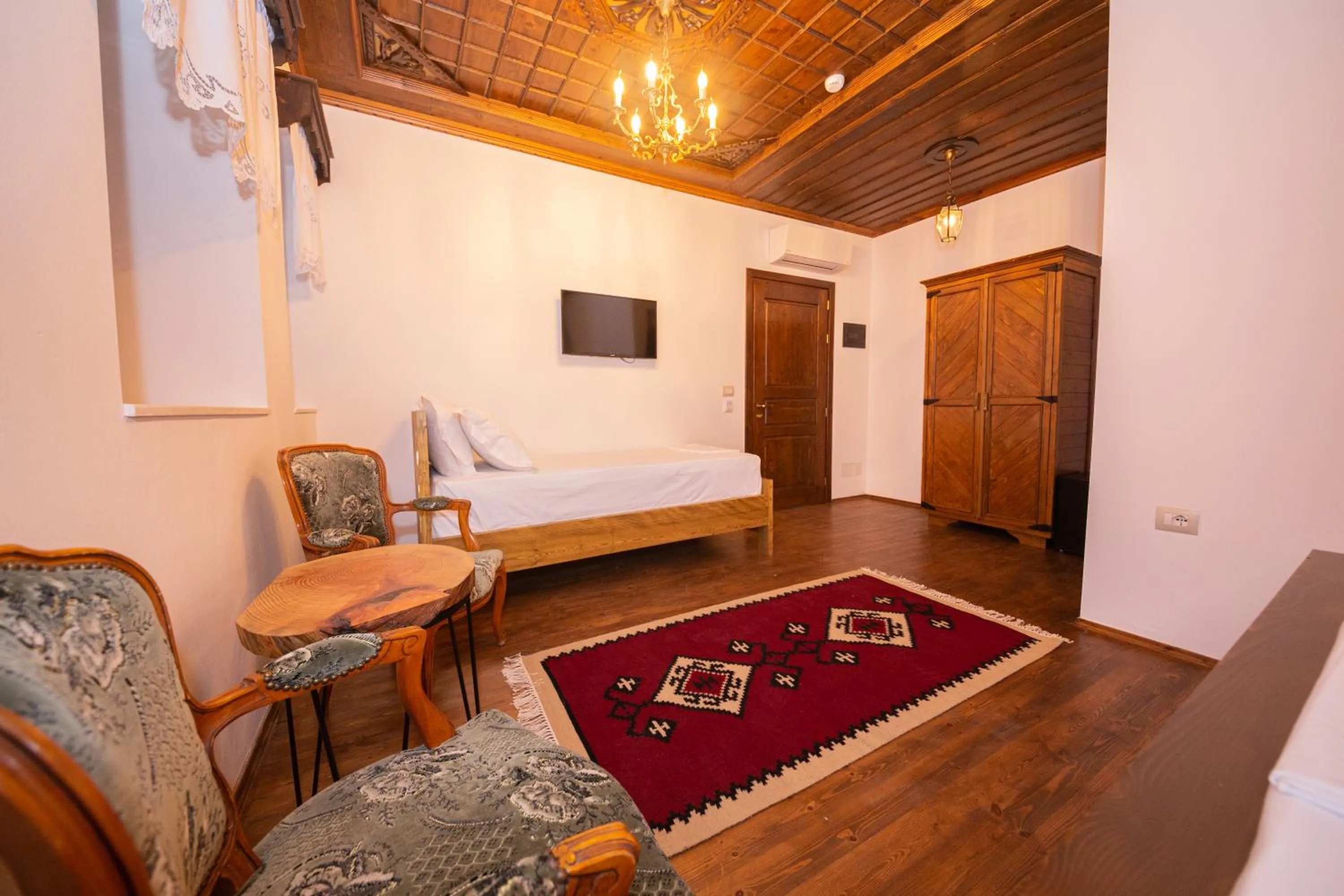 Bedroom, Bed in Berati Castle Hotel