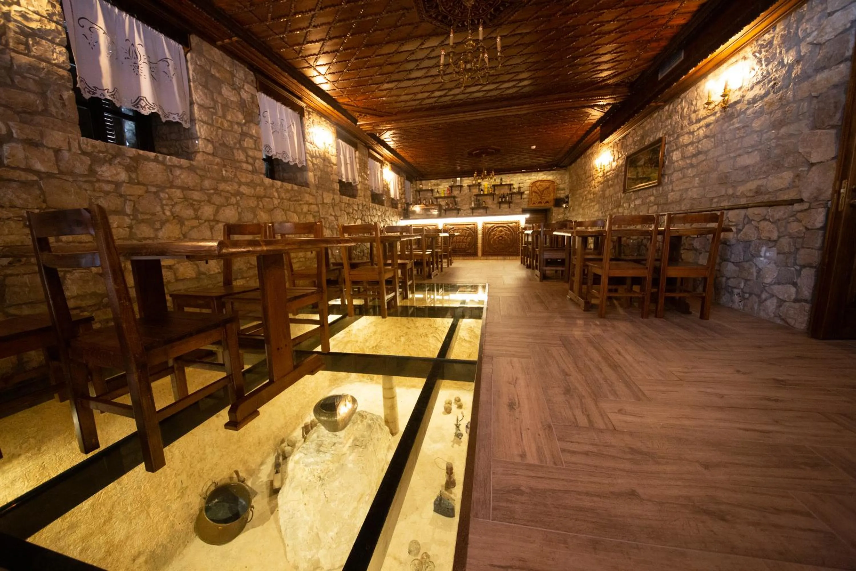 Restaurant/places to eat in Berati Castle Hotel