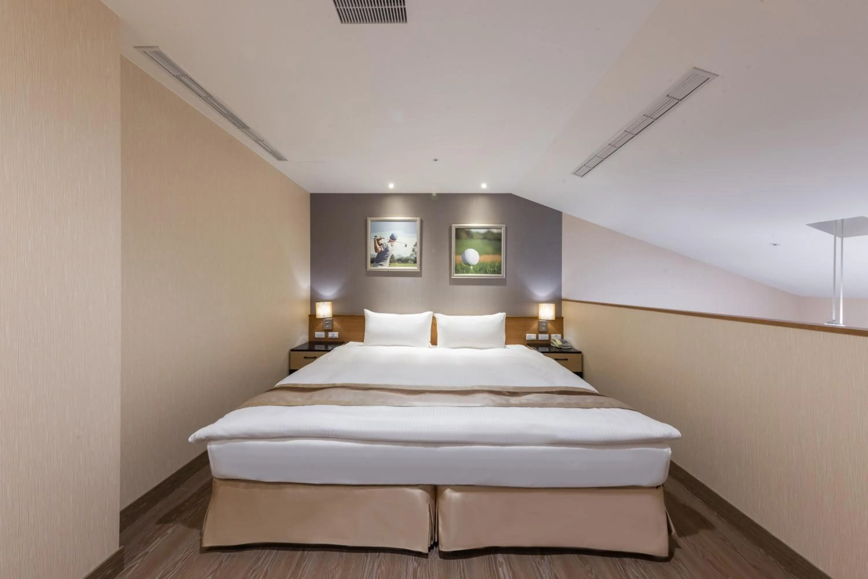 Bed in Taoyuan Yuehua Hotel & Golf Club