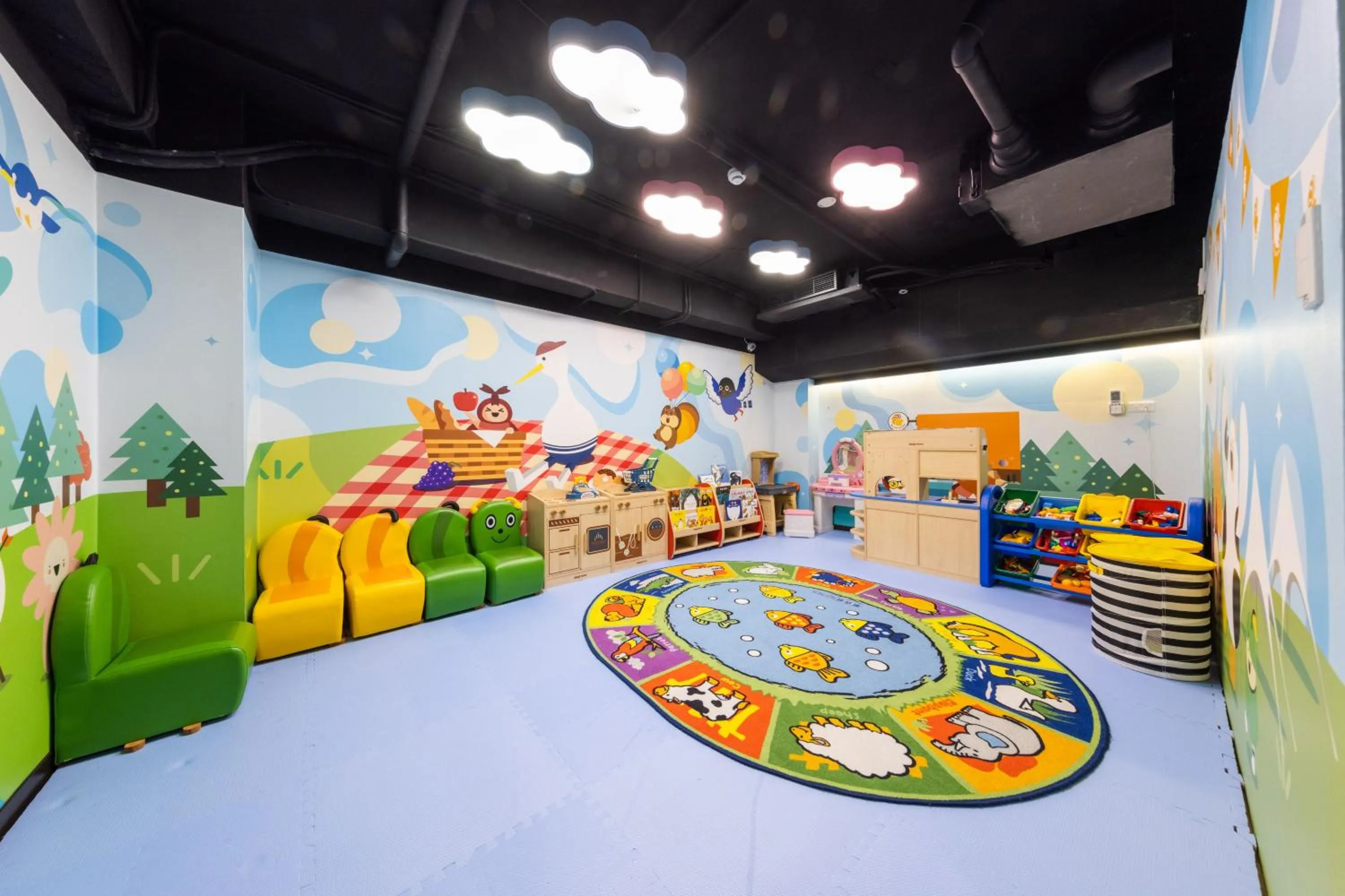 Children play ground in Taoyuan Yuehua Hotel & Golf Club