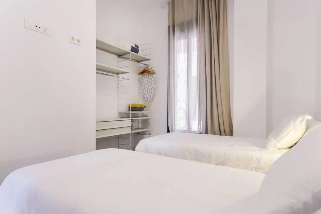 Bed in Pop Art, 2BD ground Central Apartment
