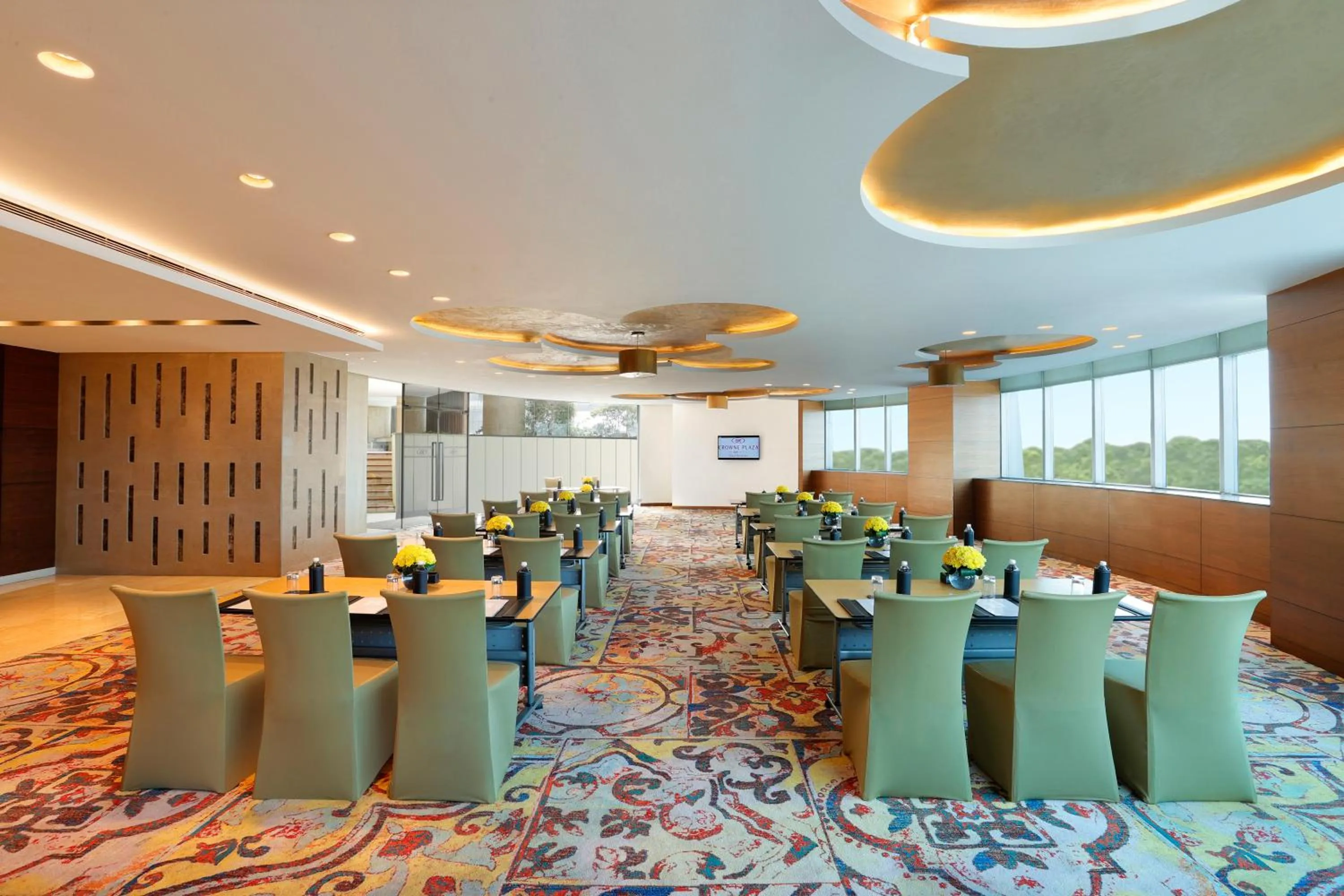 Restaurant/places to eat in Crowne Plaza Greater Noida by IHG
