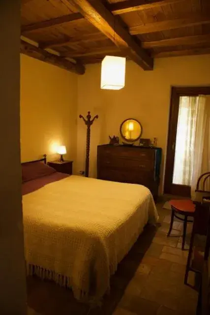 Double or Twin Room with Bathroom - single occupancy in Il Casale di Aquarubra Double or Twin Room with Bathroom - single occupancy in Il Casale di Aquarubra