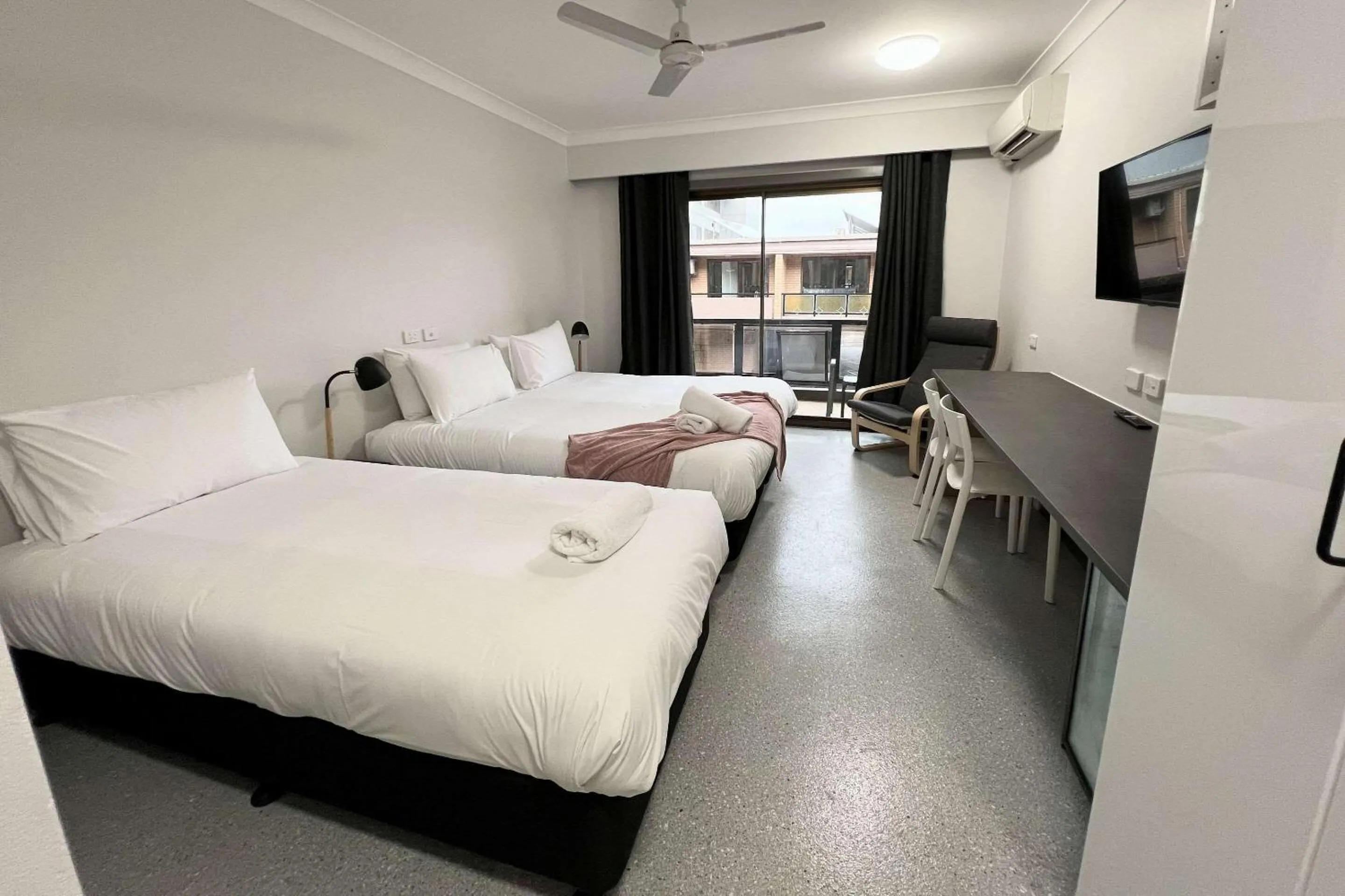 Bedroom, Bed in Comfort Inn Centrepoint Motel