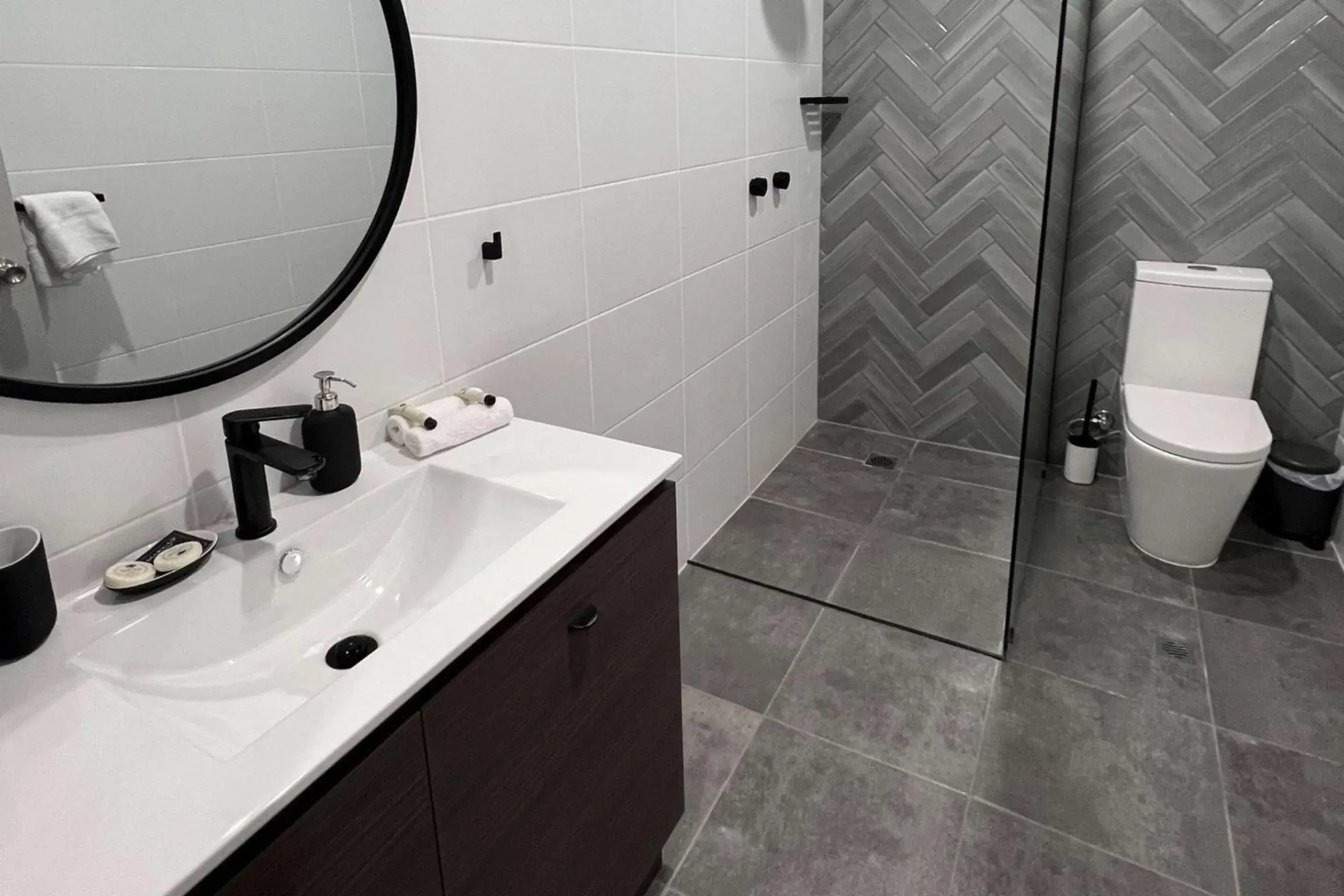 Bedroom in Comfort Inn Centrepoint Motel Bedroom in Comfort Inn Centrepoint Motel