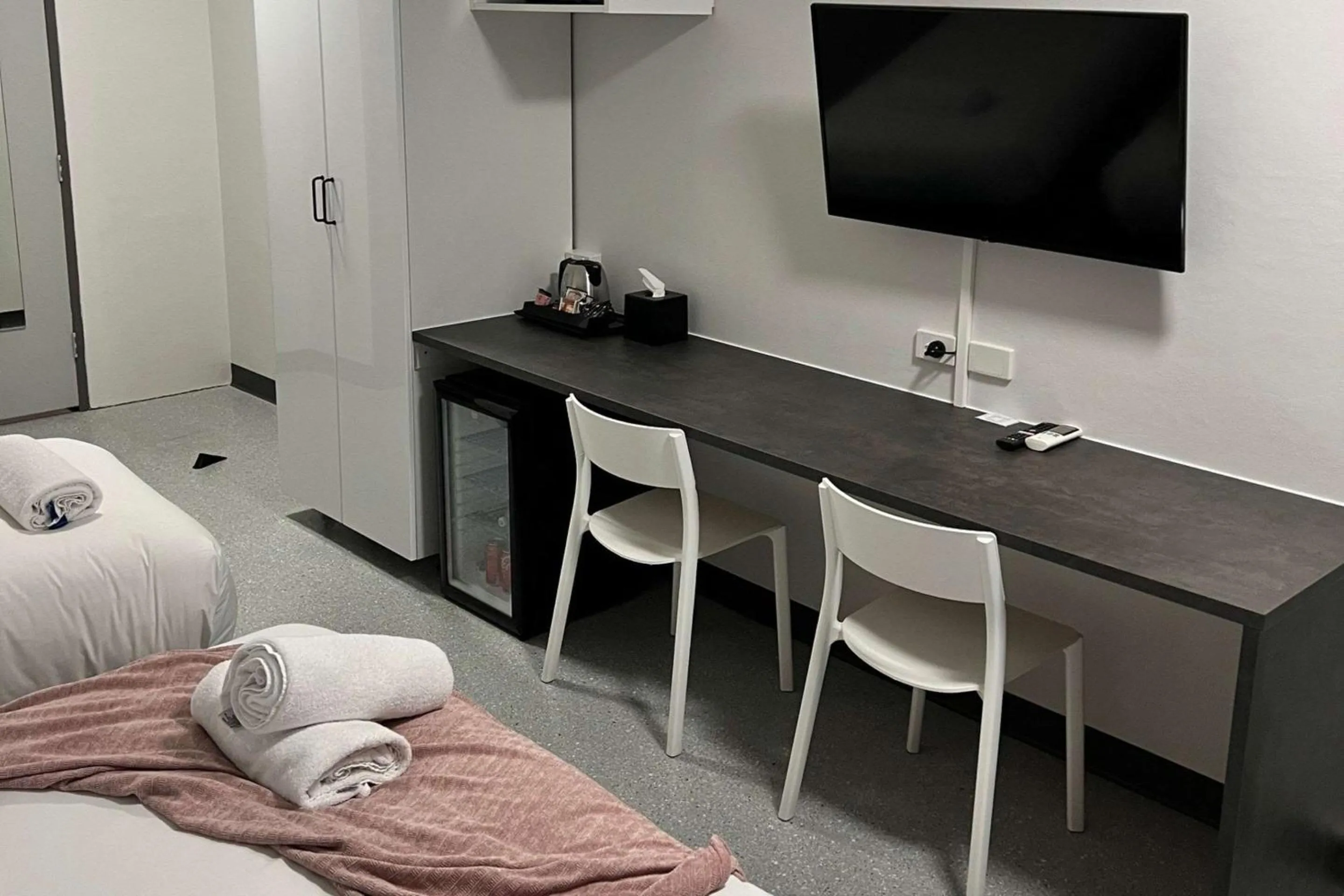 Bedroom, Bed in Comfort Inn Centrepoint Motel