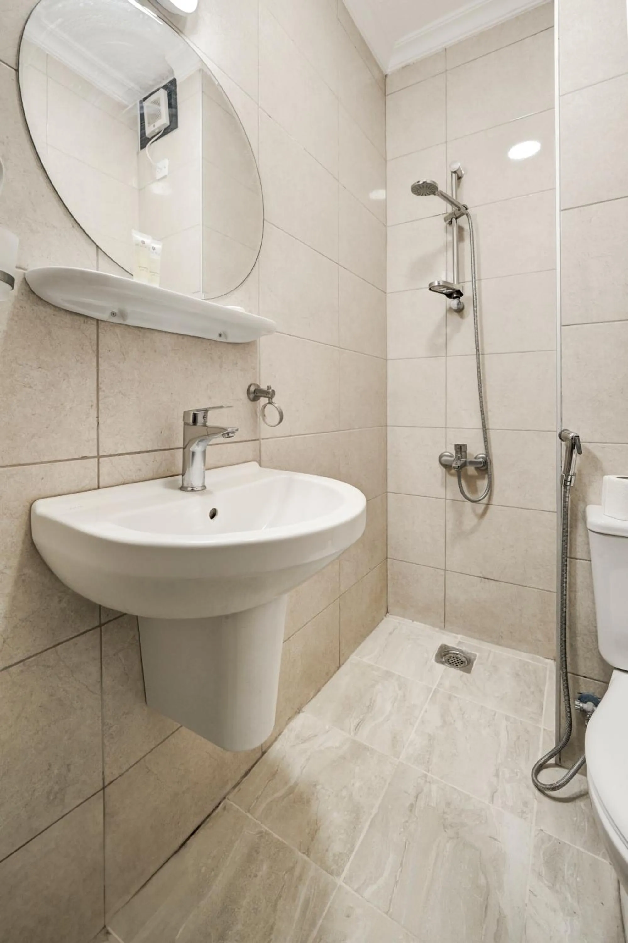 Shower in Down Town Hotel