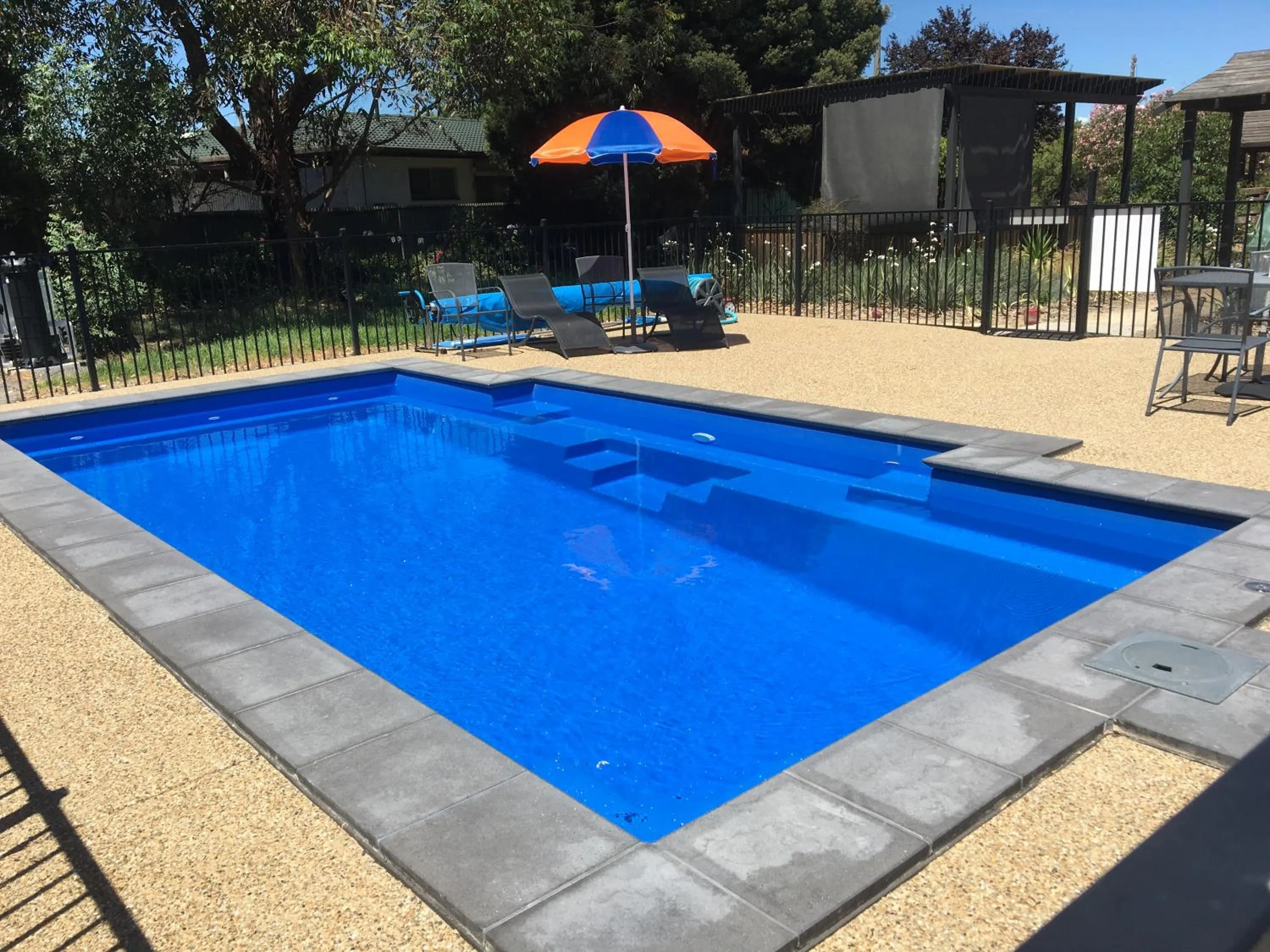 Summer in Castle Creek Motor Inn Euroa