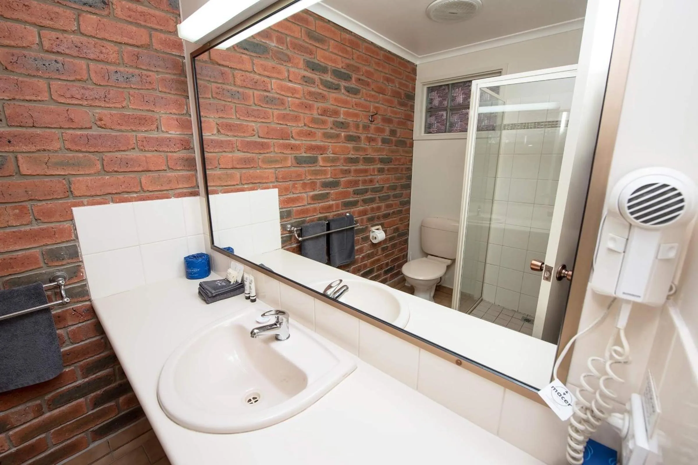 Australian Settlers Motor Inn