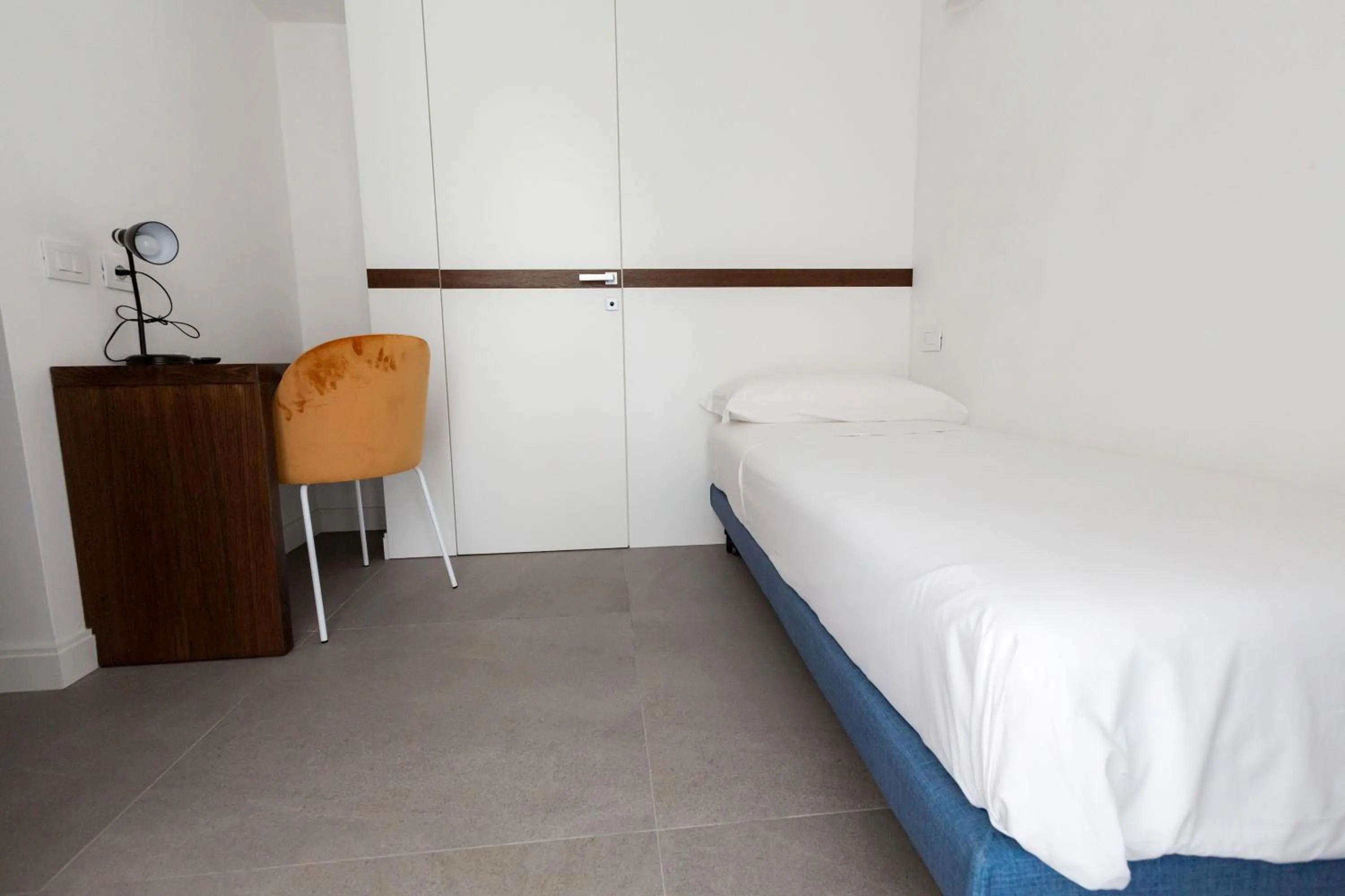 Bedroom, Bed in Liferooms
