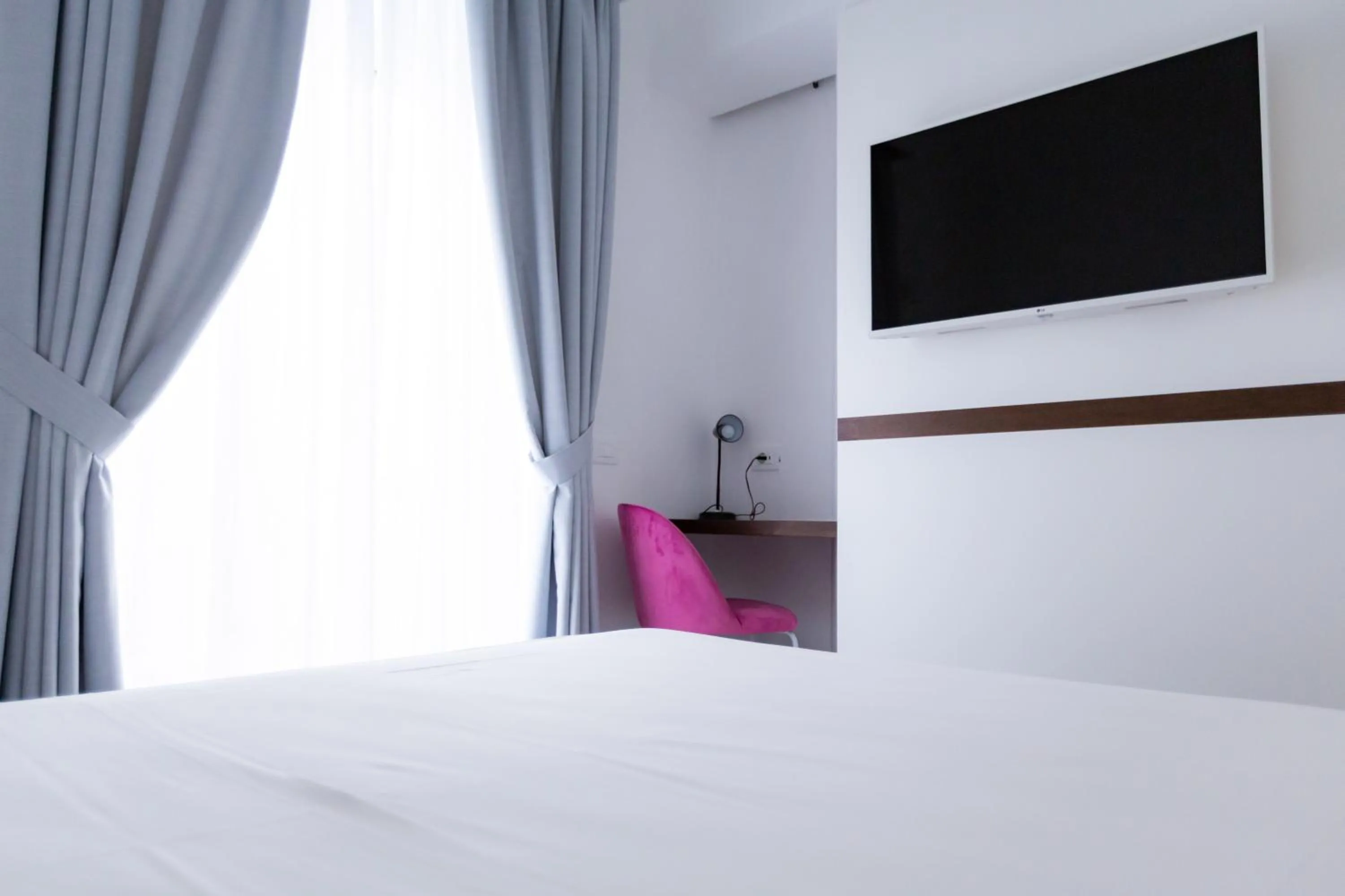 Bedroom, Bed in Liferooms