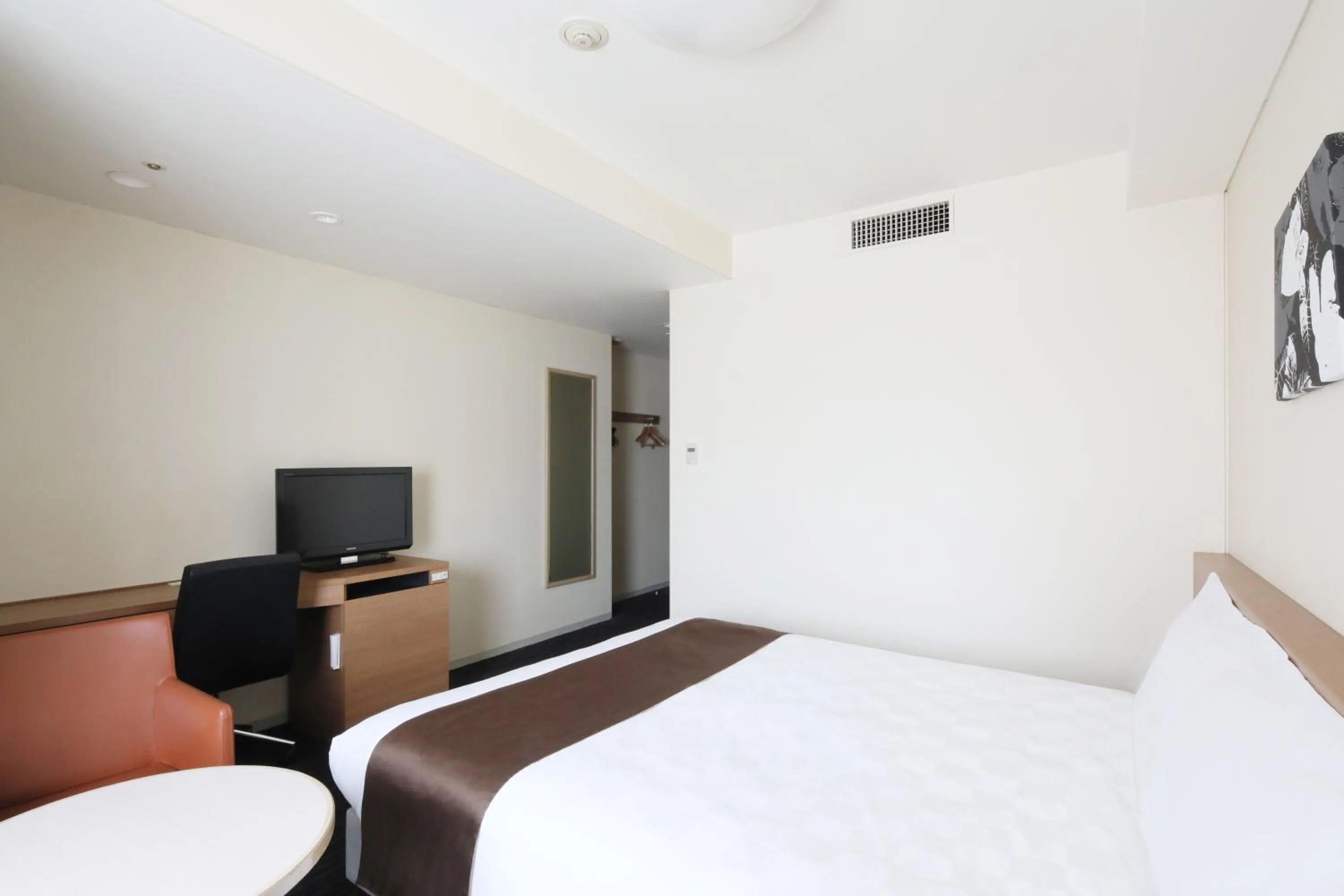 Photo of the whole room, Bed in Hiroshima Tokyu REI Hotel