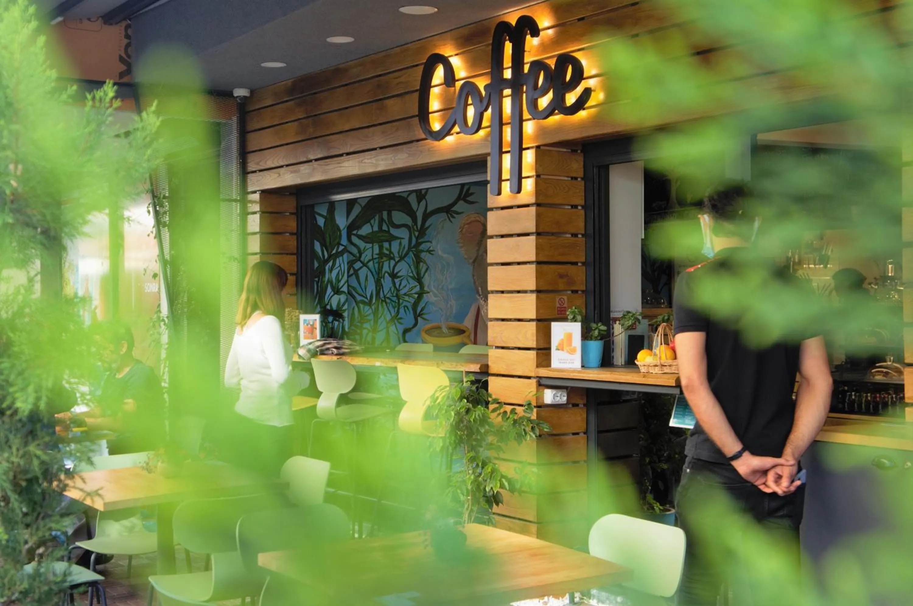 Patio in Woynpoint Hotel&Cafe