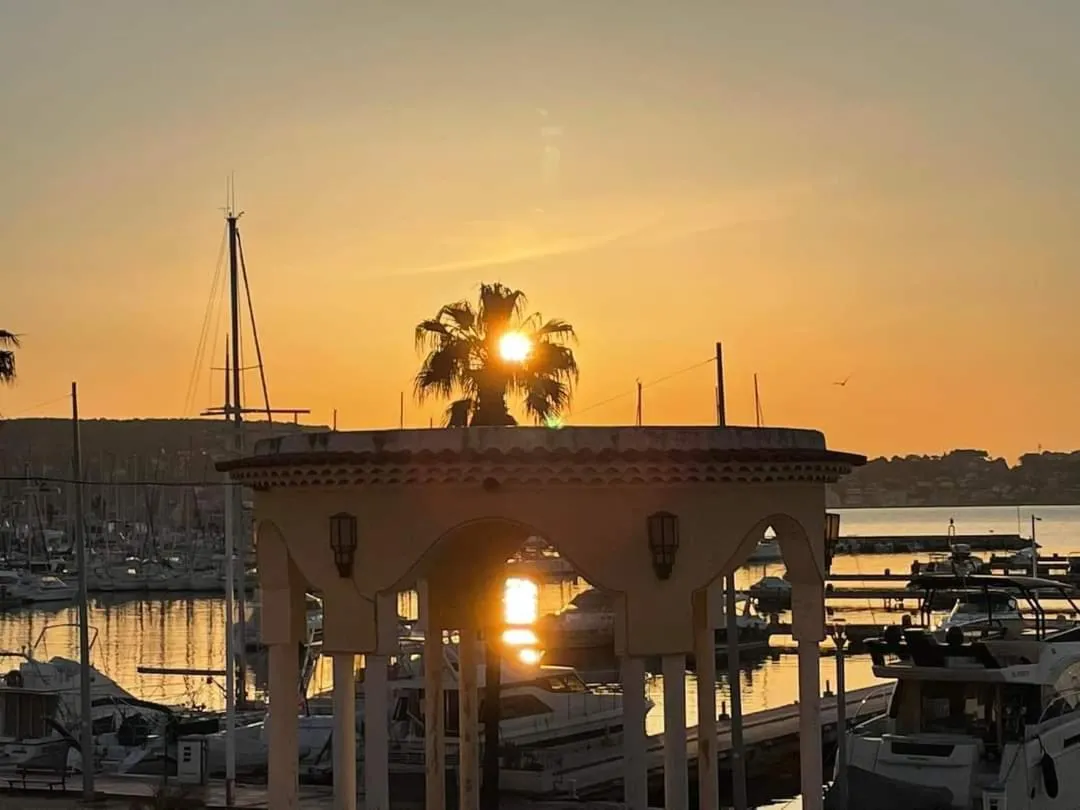 Sunset in Villa Cocody