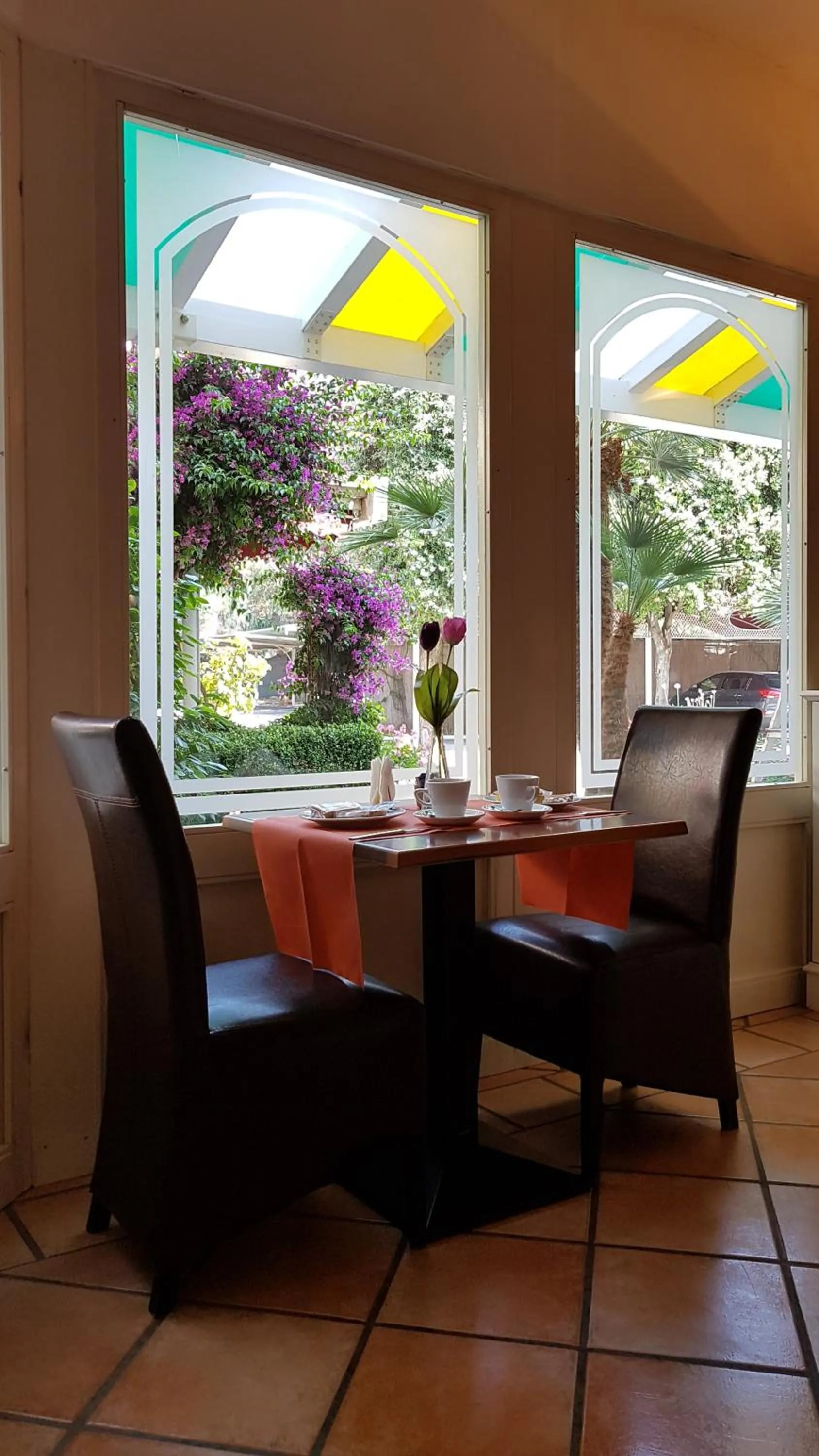 Lounge or bar in Hotel Mediterraneo