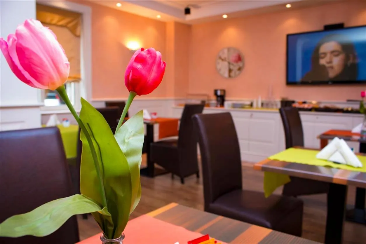 Lounge or bar in Hotel Mediterraneo