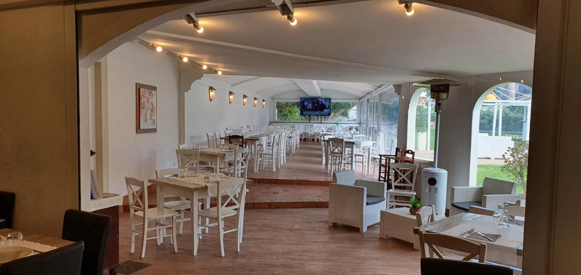 Restaurant/places to eat in Hotel Mediterraneo