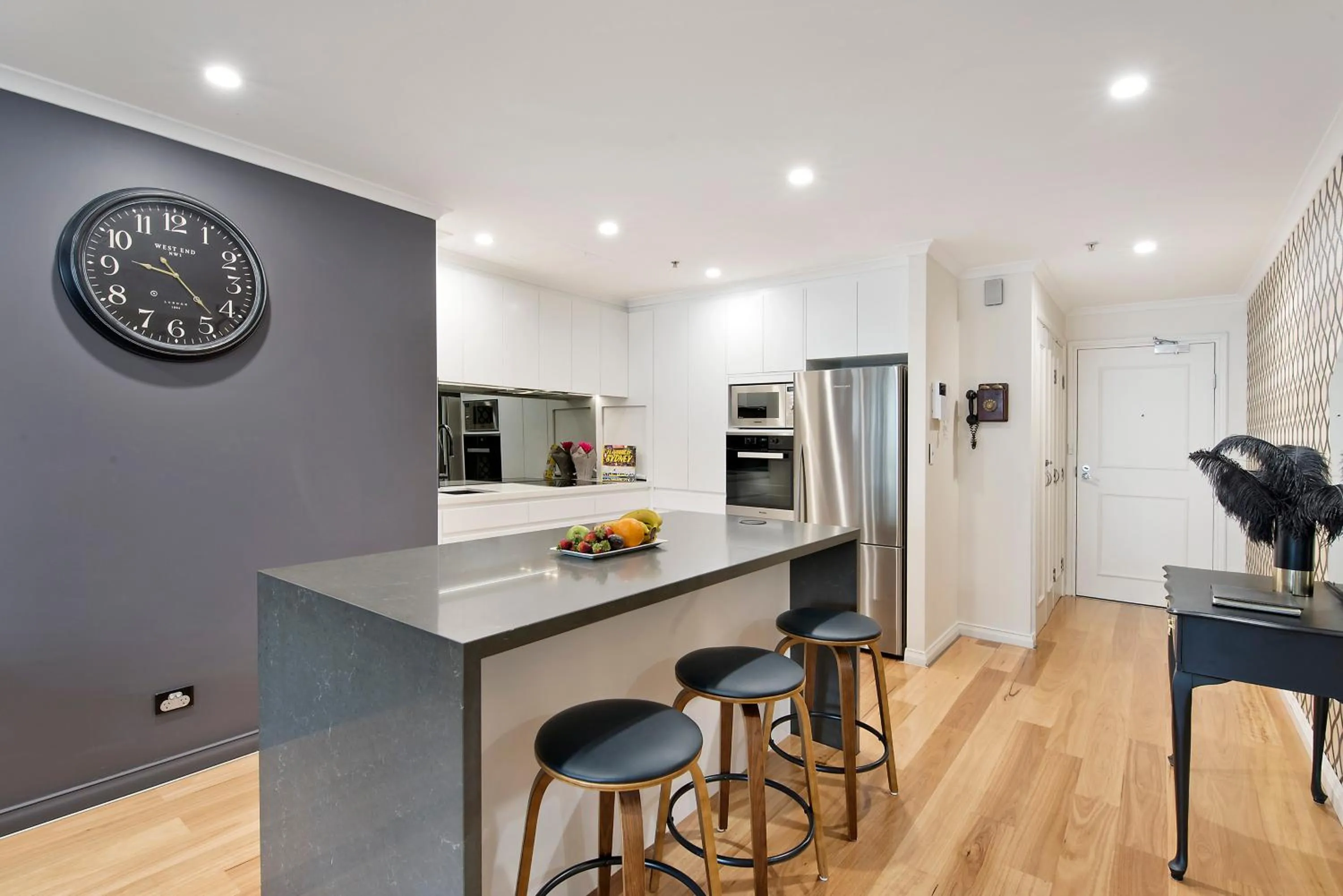 Kitchen or kitchenette in Darling Harbour Getaway