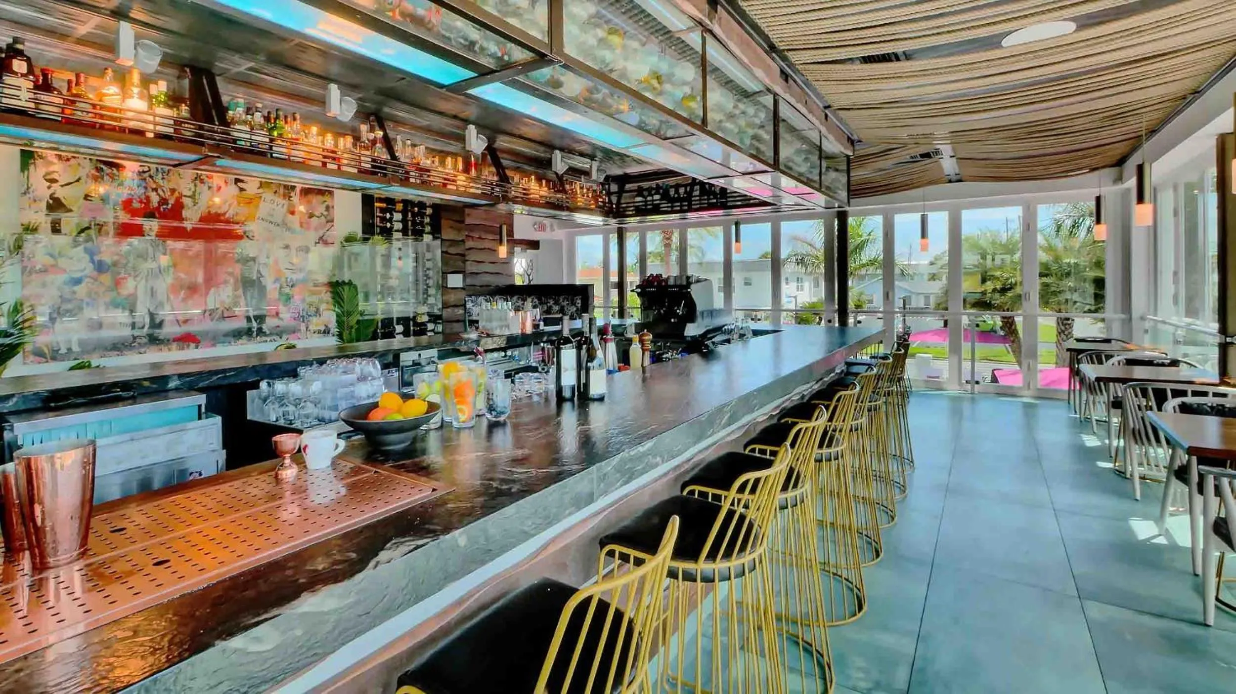 Restaurant/places to eat in The Saint Hotel