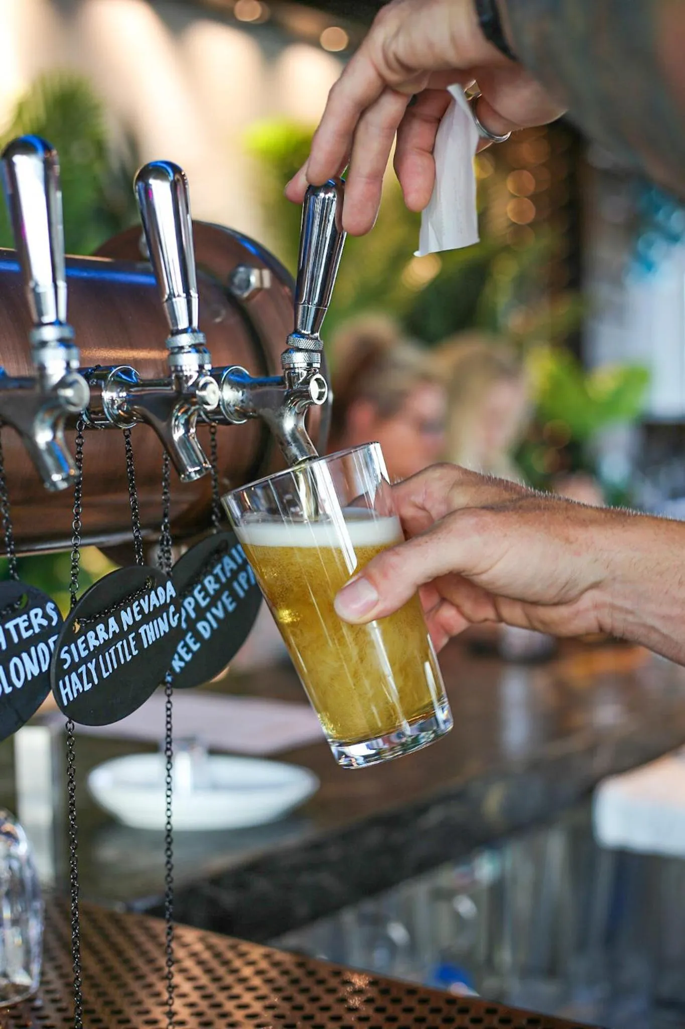 Restaurant/places to eat in The Saint Hotel