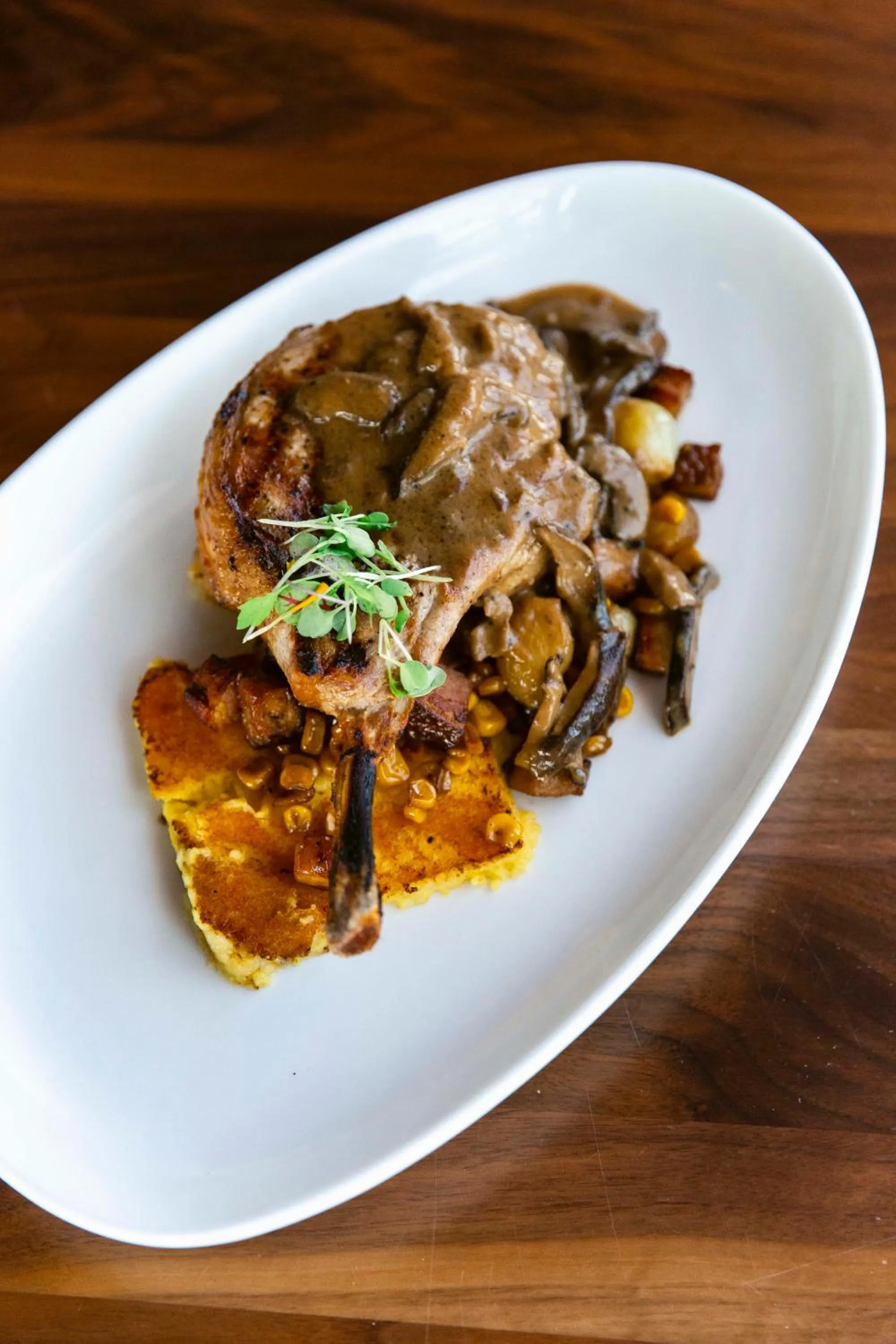 Restaurant/places to eat in The Saint Hotel