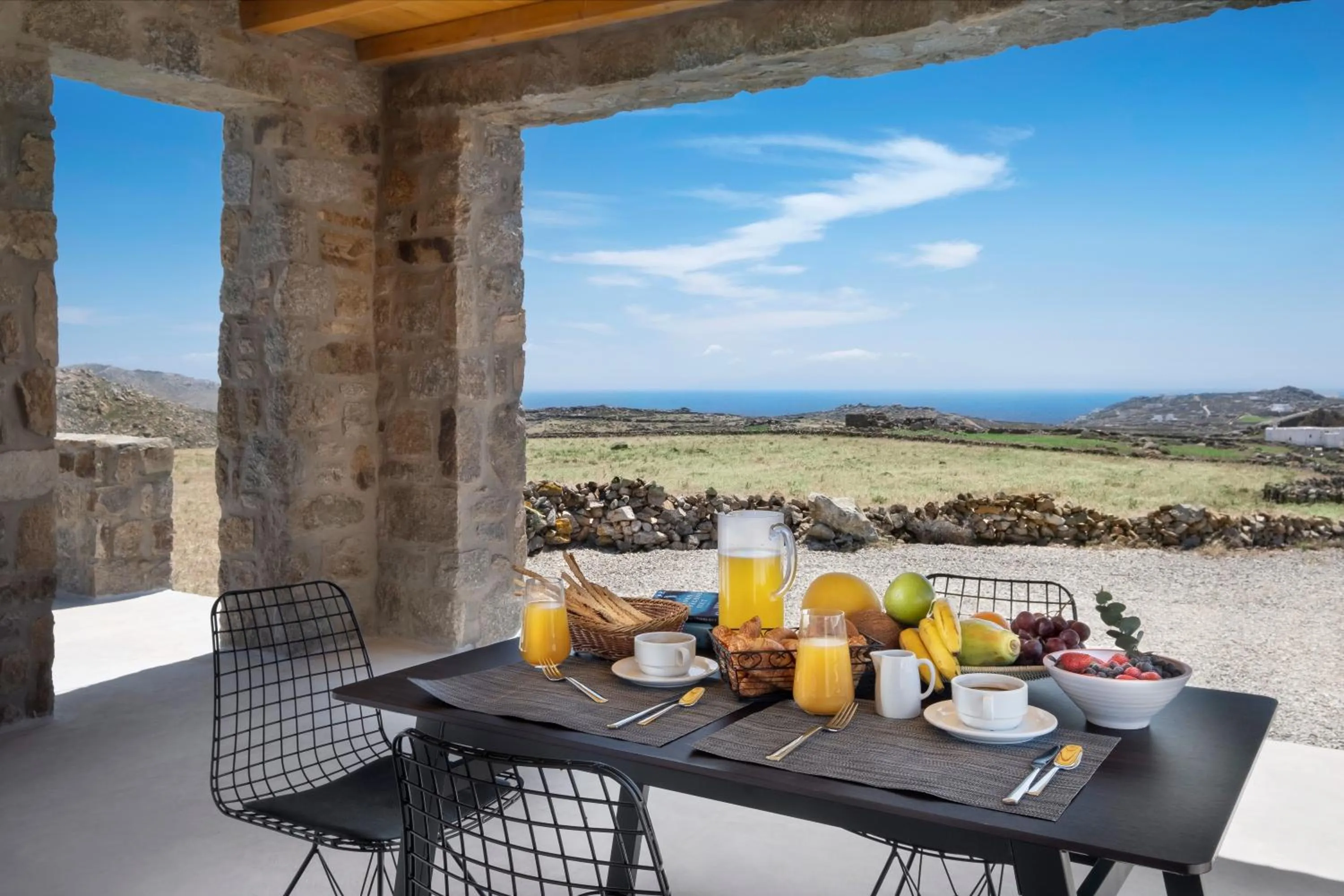 Coffee/tea facilities in Legendary Suites
