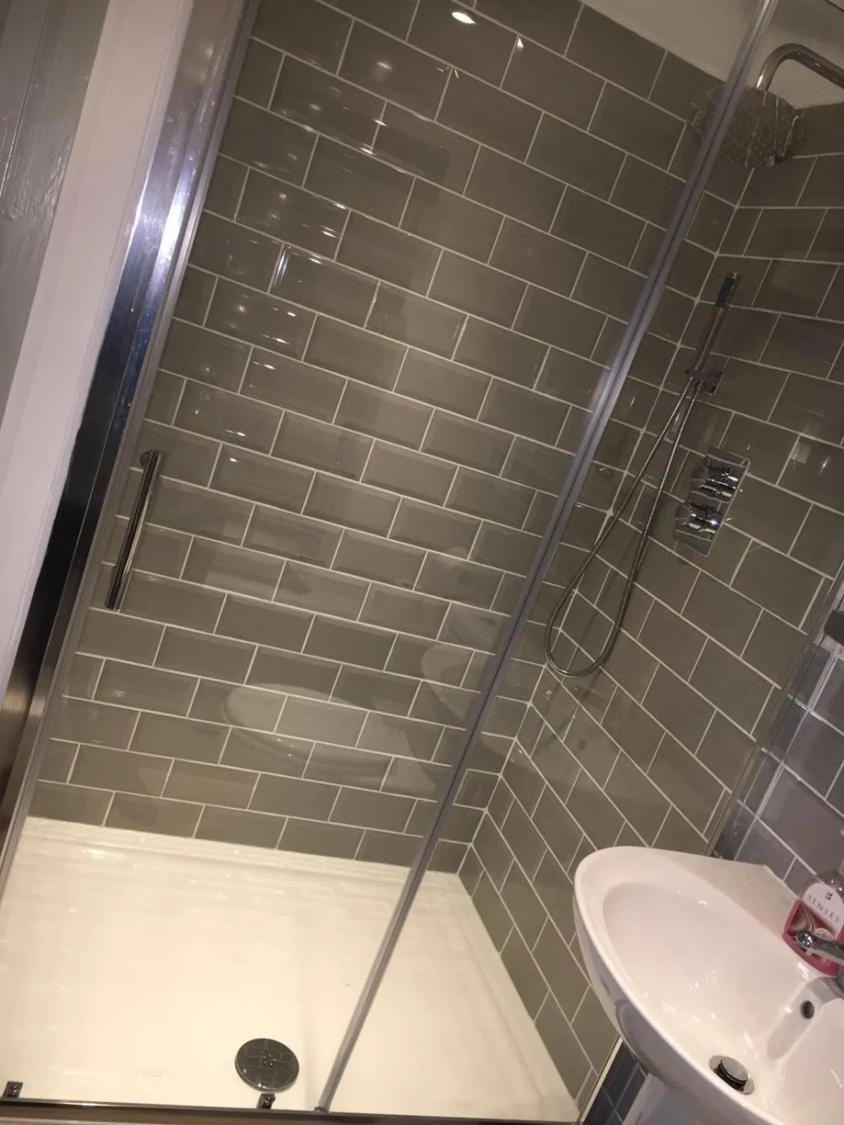 Shower in The Green Man Stanford