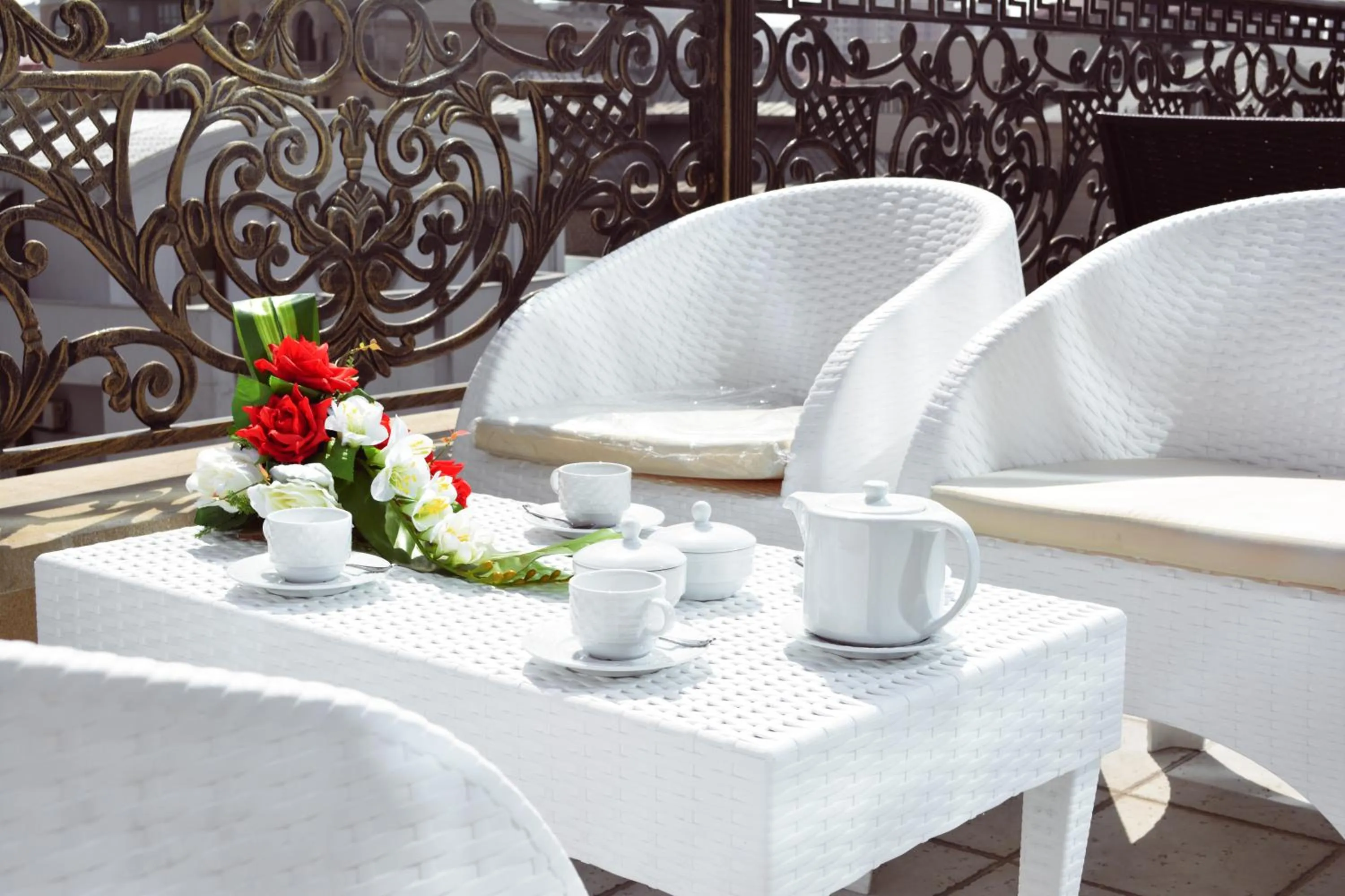 Restaurant/places to eat in Admiral Hotel