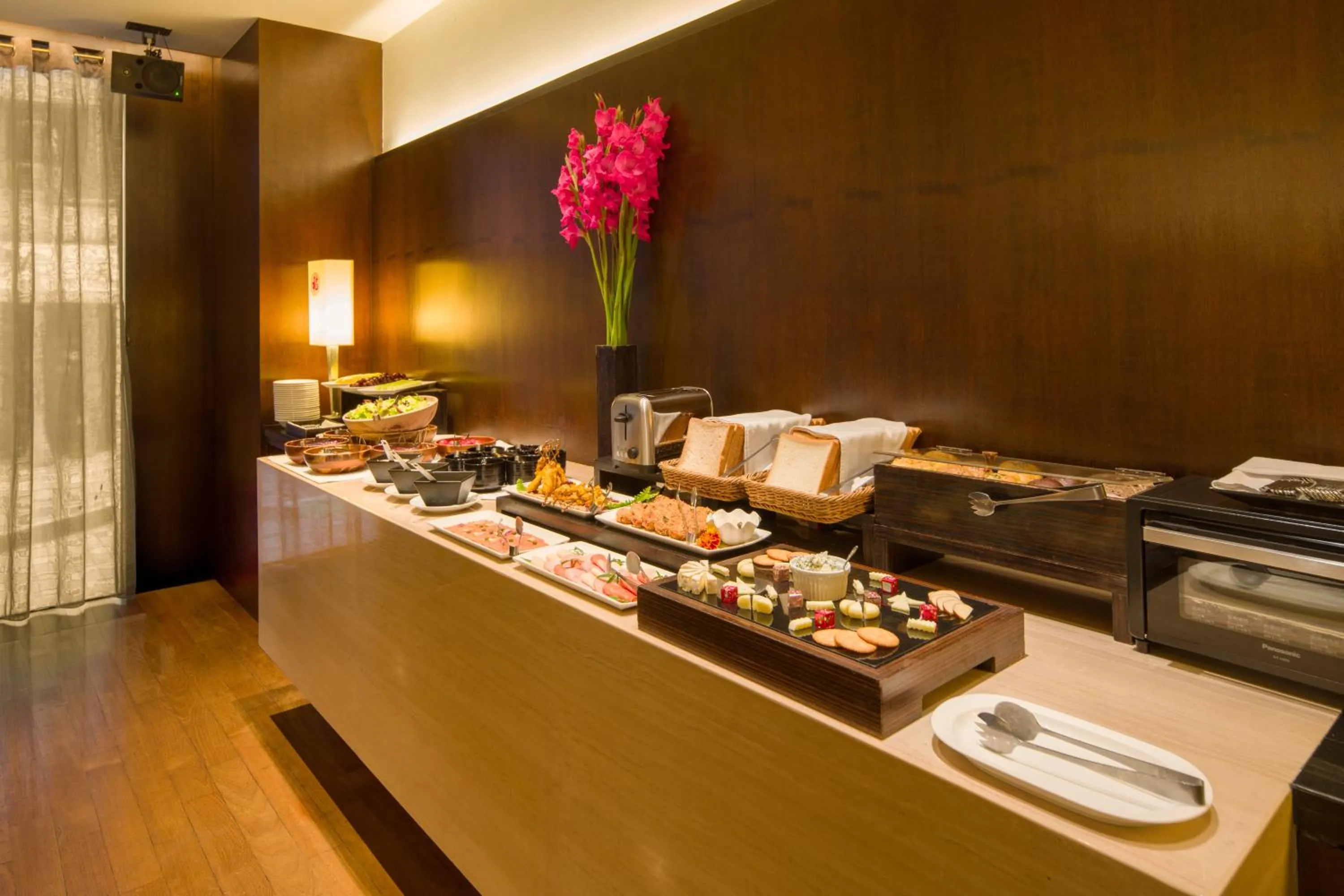 Buffet breakfast in Les Suites Taipei - Da An