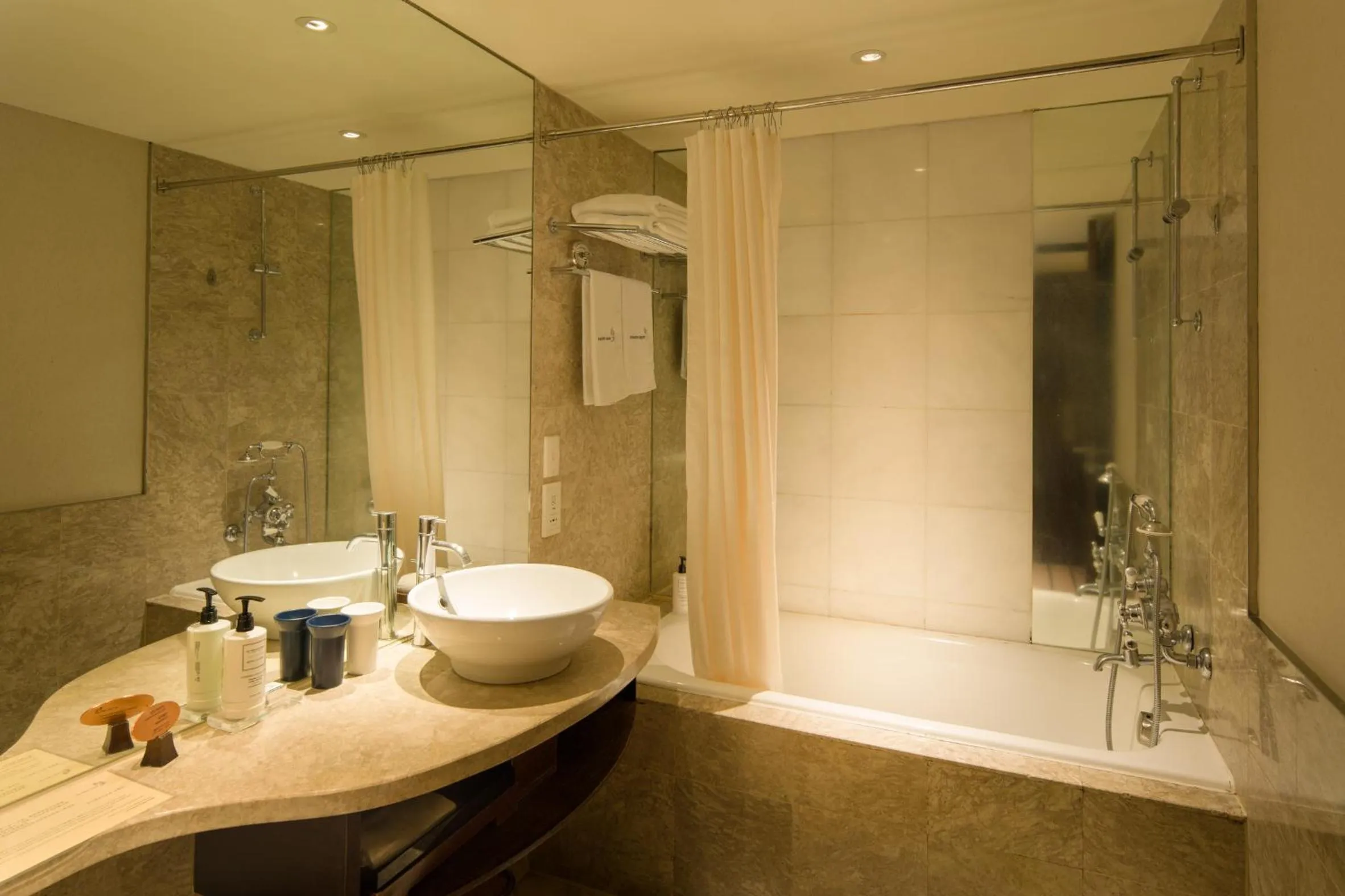 Bath in Les Suites Taipei - Da An