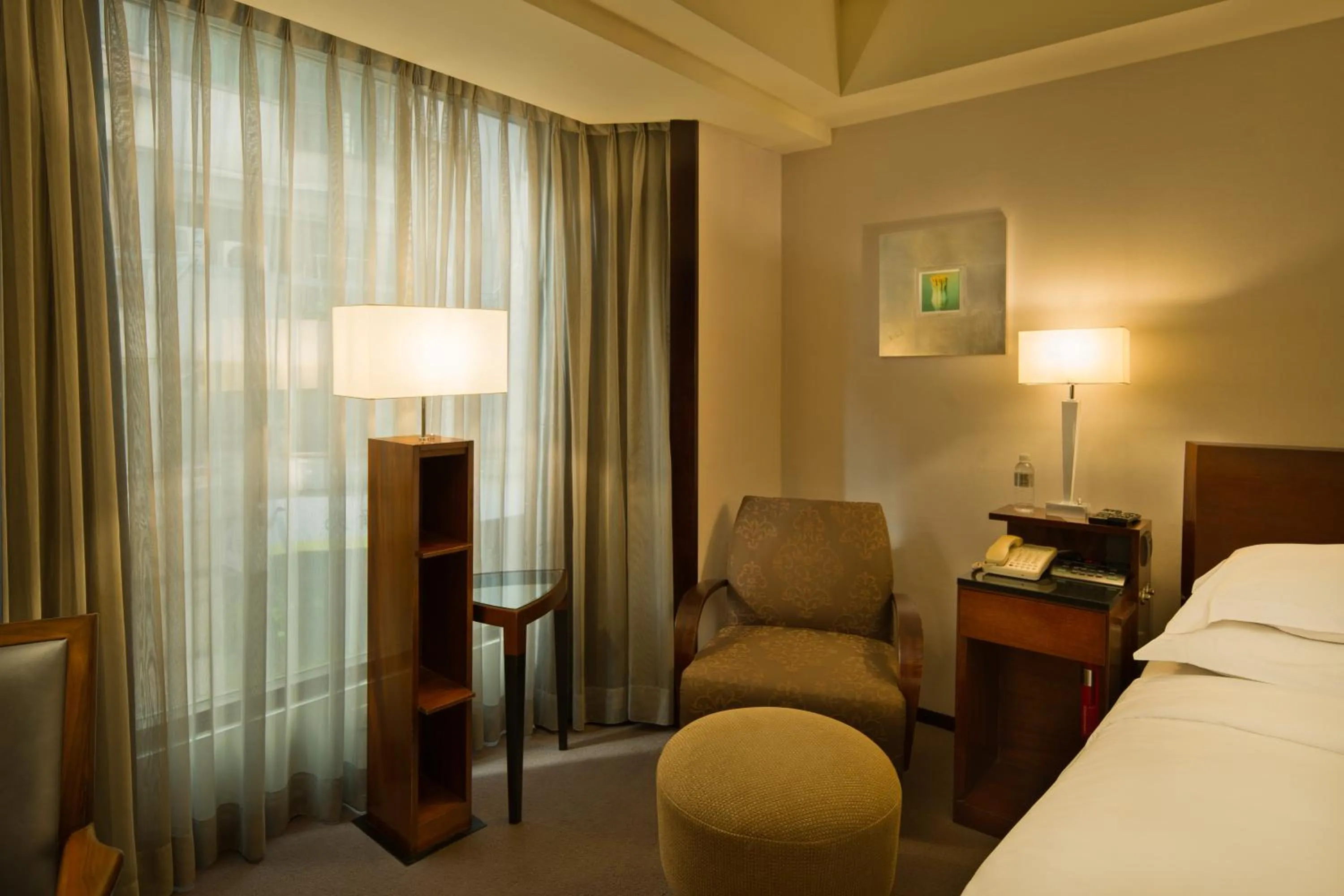 Bedroom, Bed in Les Suites Taipei - Da An