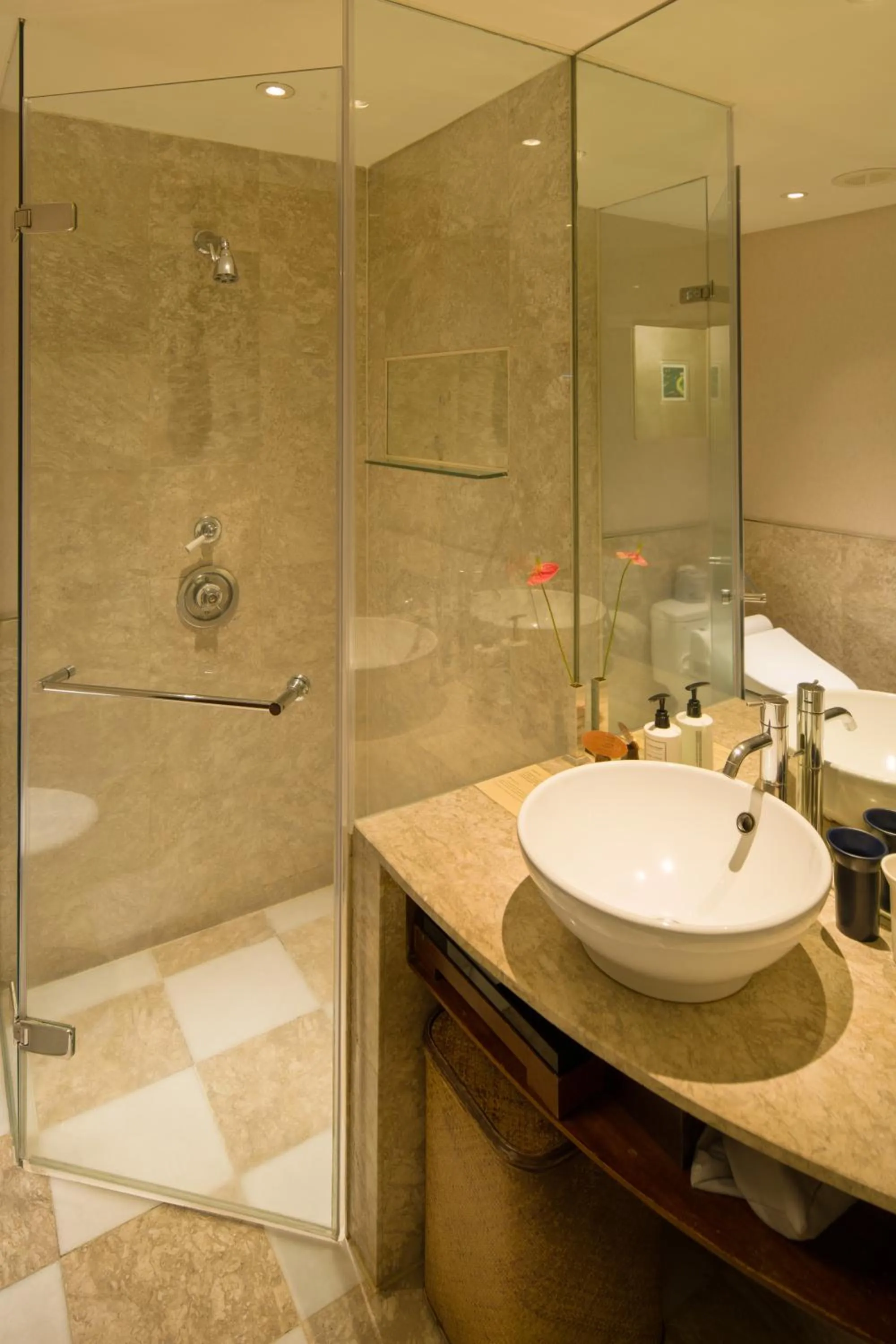 Shower in Les Suites Taipei - Da An